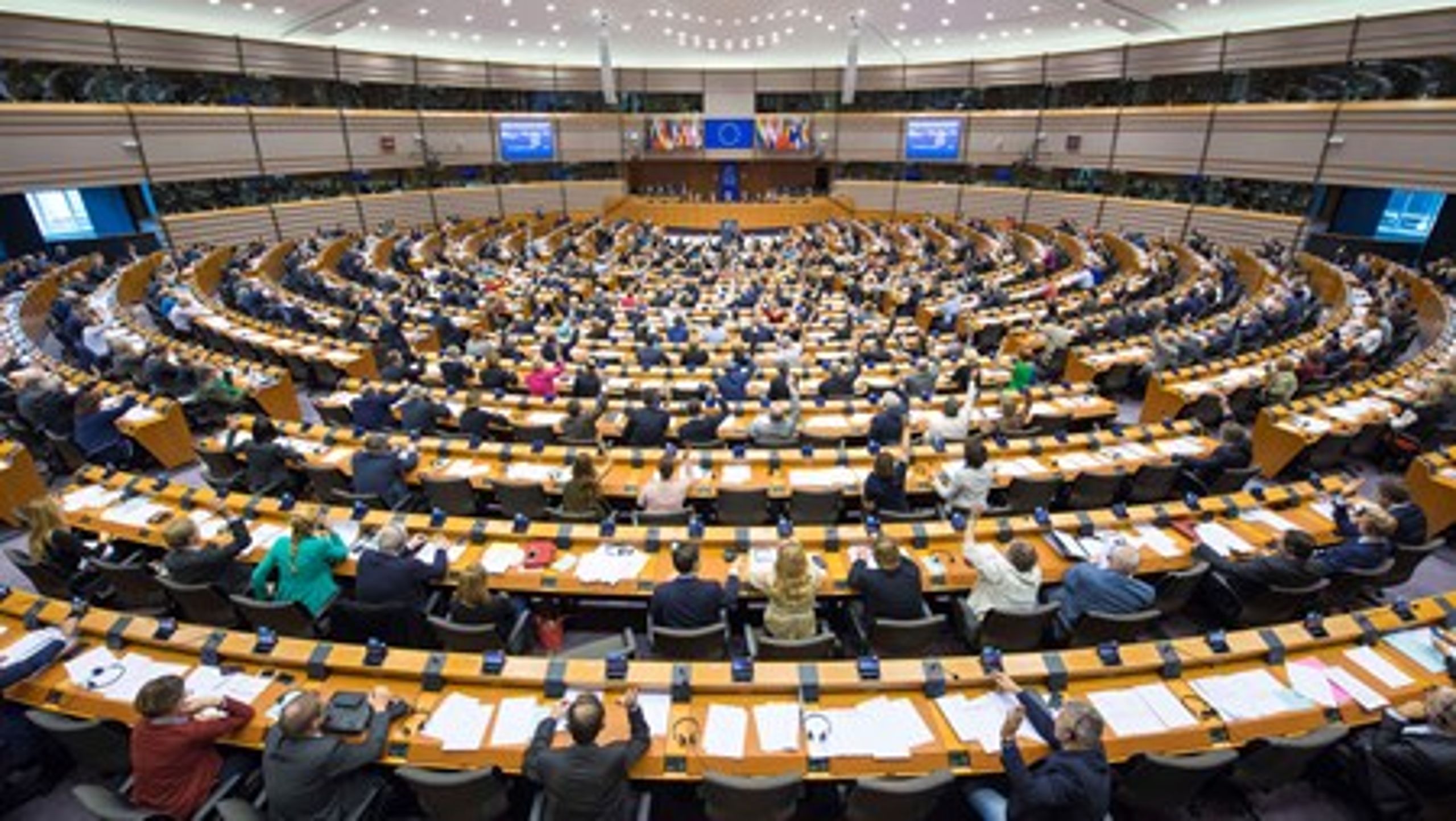 Et meget stort&nbsp;flertal i Europa-Parlamentet har stemt for en række stramninger af brugen af antibiotika i landbruget. Nu skal der forhandles med Rådet om et endeligt resultat.