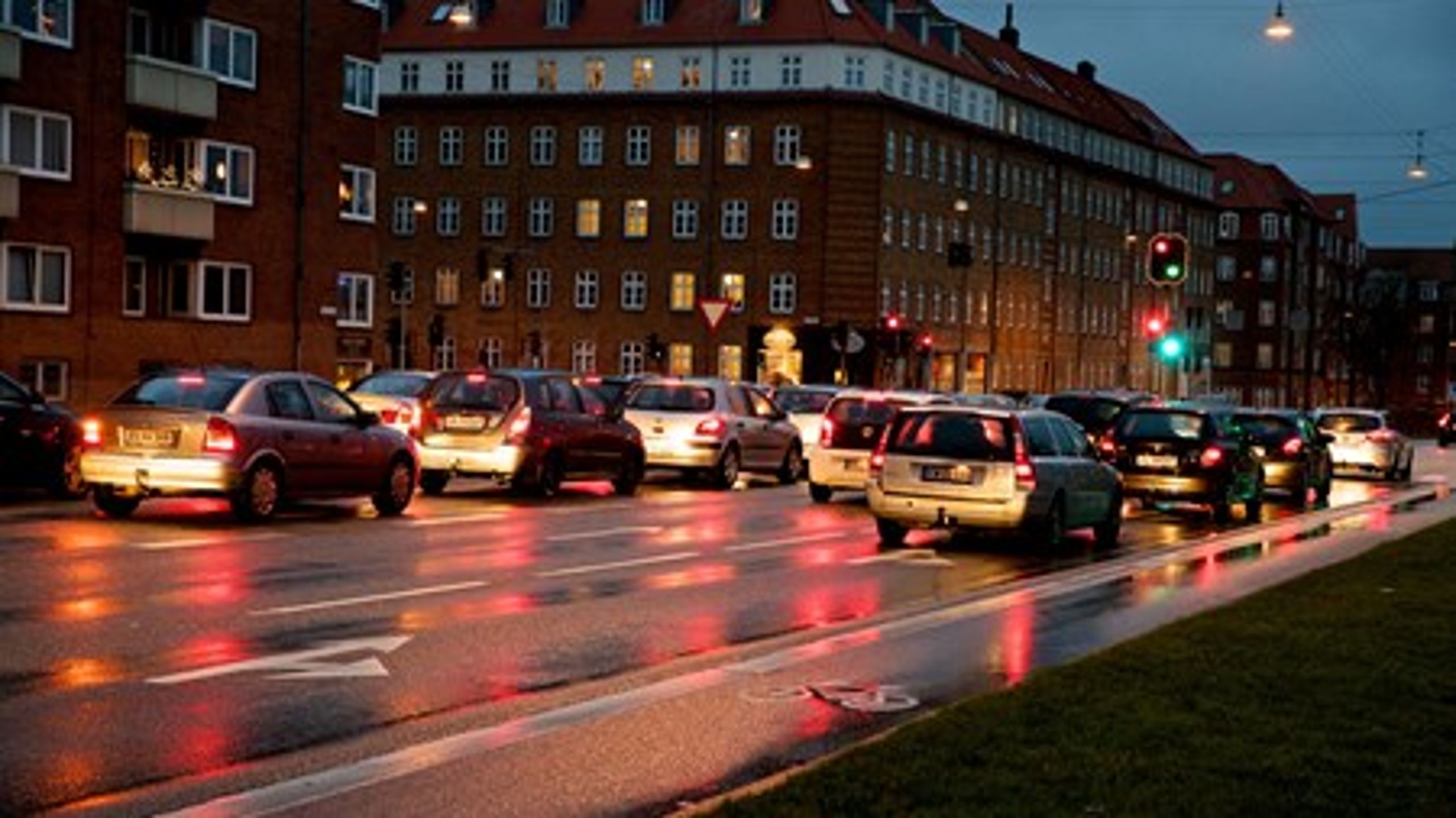 I Aarhus er man i fuld gang med at teste forskellige løsninger, der skal dæmme op for den tætte trafik, skriver mobilitetschef Susanne Krawack.