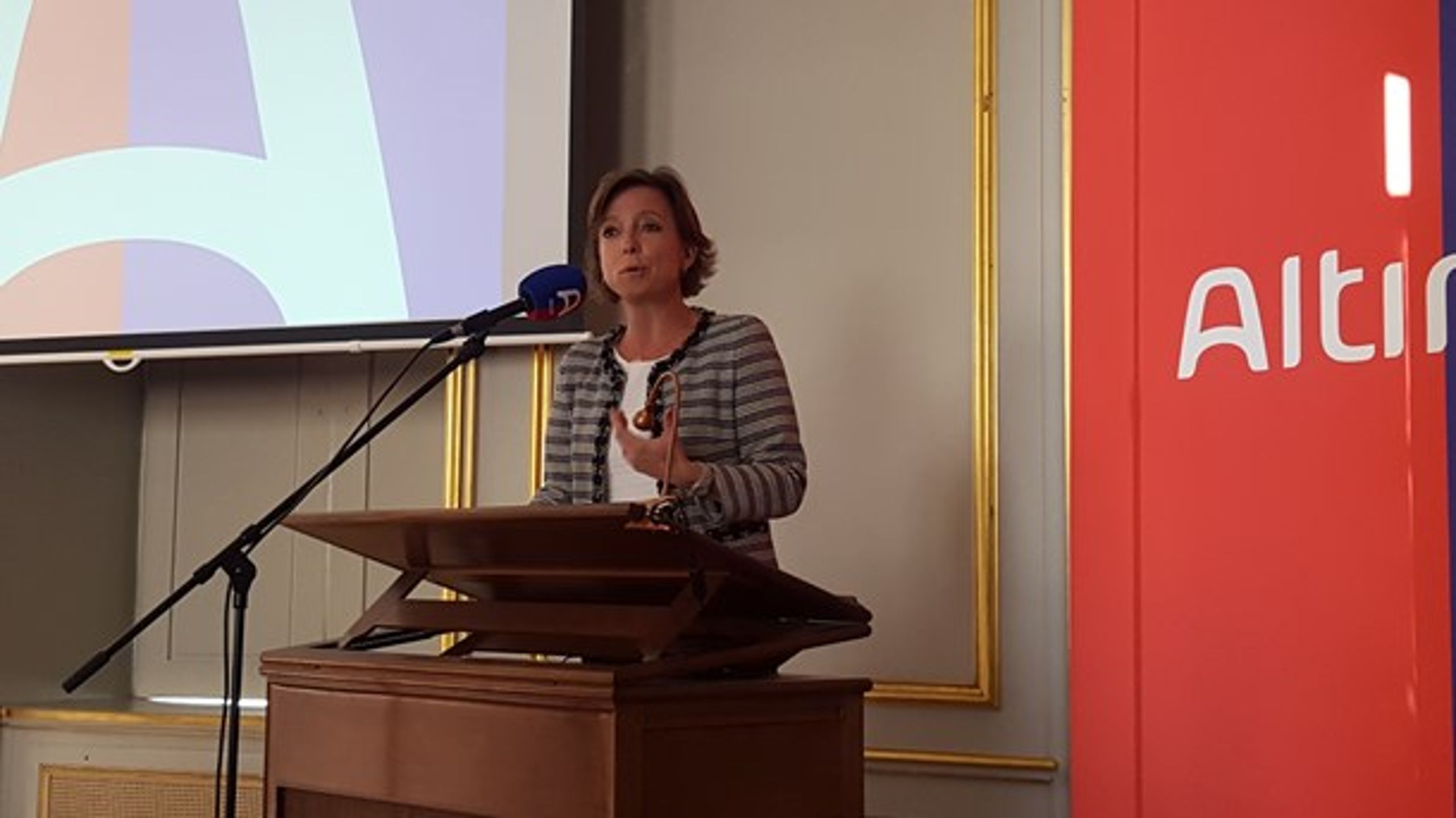 Altinget afholdt konference om retssikkerheden for samfundets svageste. Social- og indenrigsminister Karen Ellemann (V) var en af oplægsholderne.