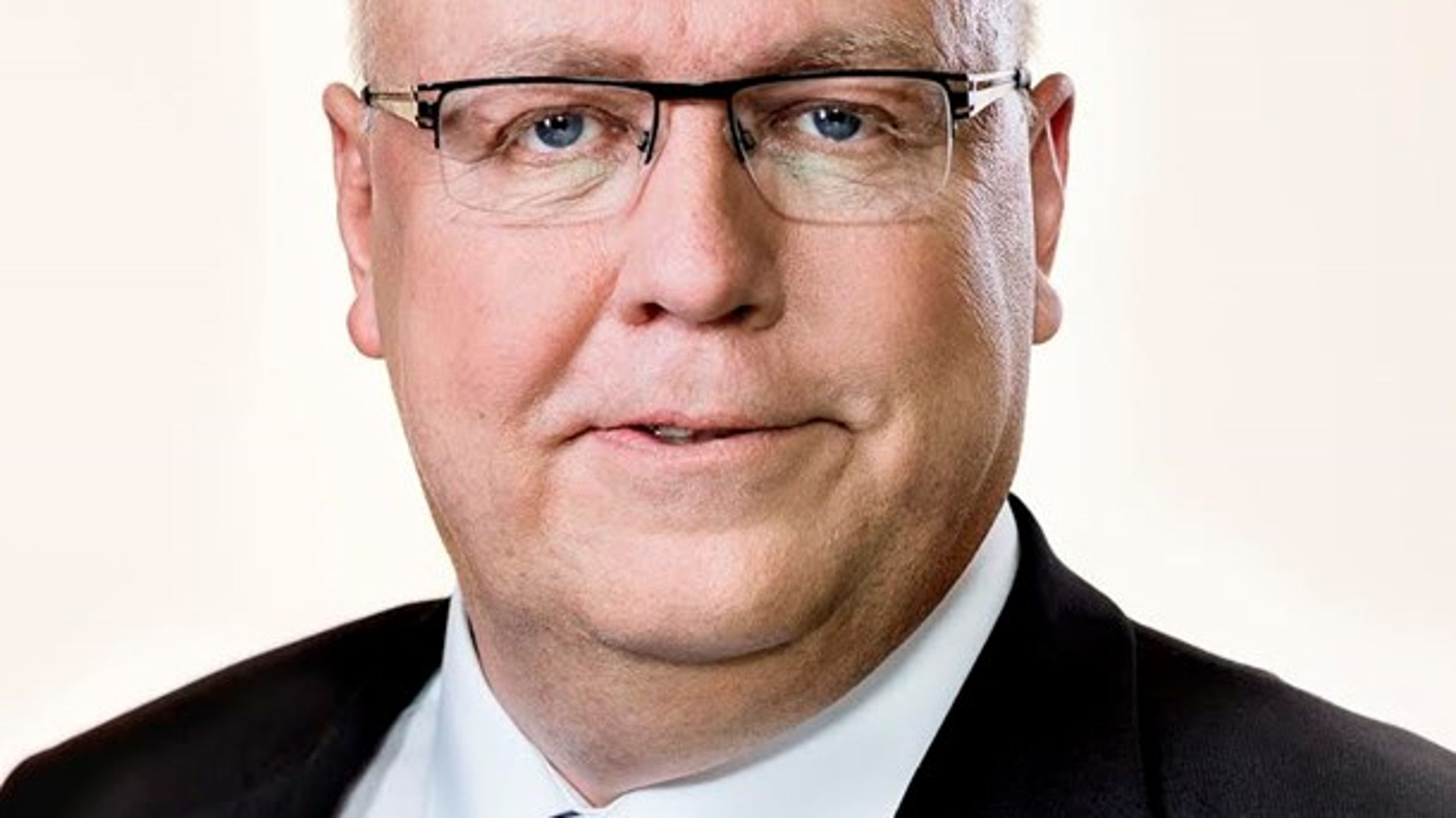 Venstres transportordfører, Kristian Pihl Lorentzen, langer ud efter socialdemokraterne. Regnestykket bag togfonden holder ikke. Punktum, lyder det.