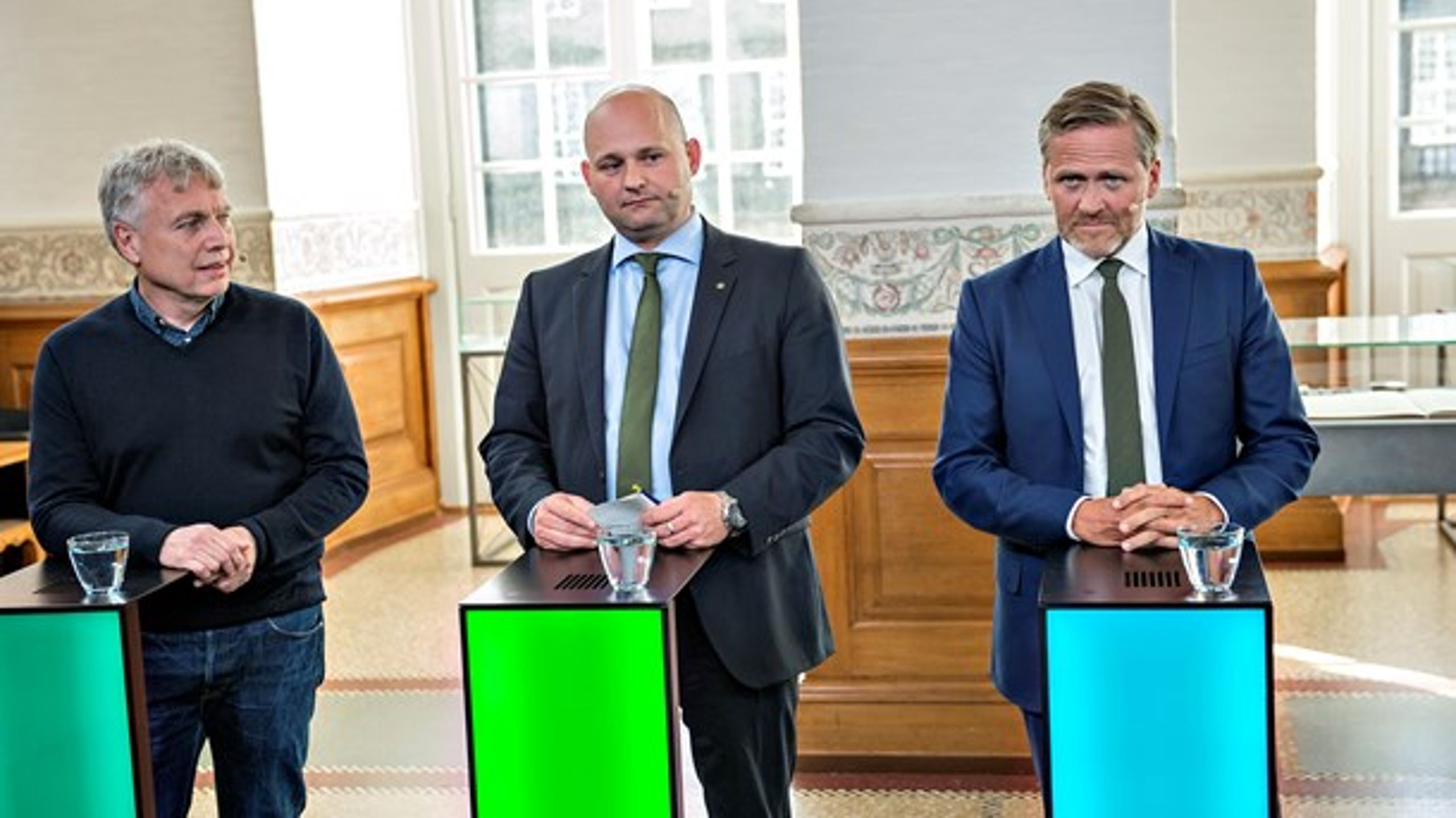 Uffe Elbæk (ALT, tv.) og Anders Samuelsen (LA, th.) henter mange unge vælgere hos de øvrige partier.