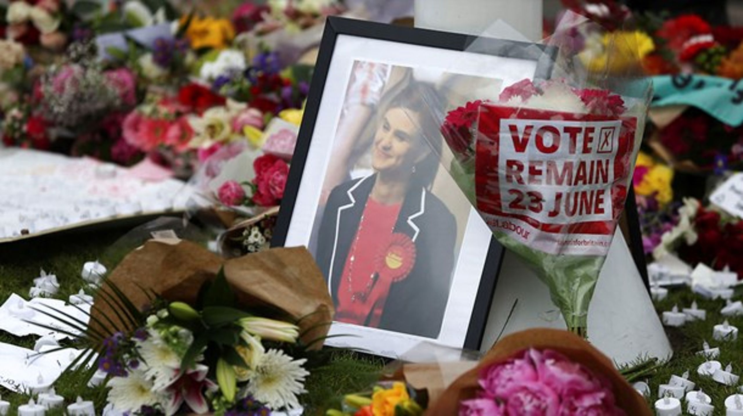 Hvilken betydning kan mordet på den britiske Labour-politiker Jo Cox få på resultatet af ind/ud-afstemningen om britisk EU-medlemskab torsdag?