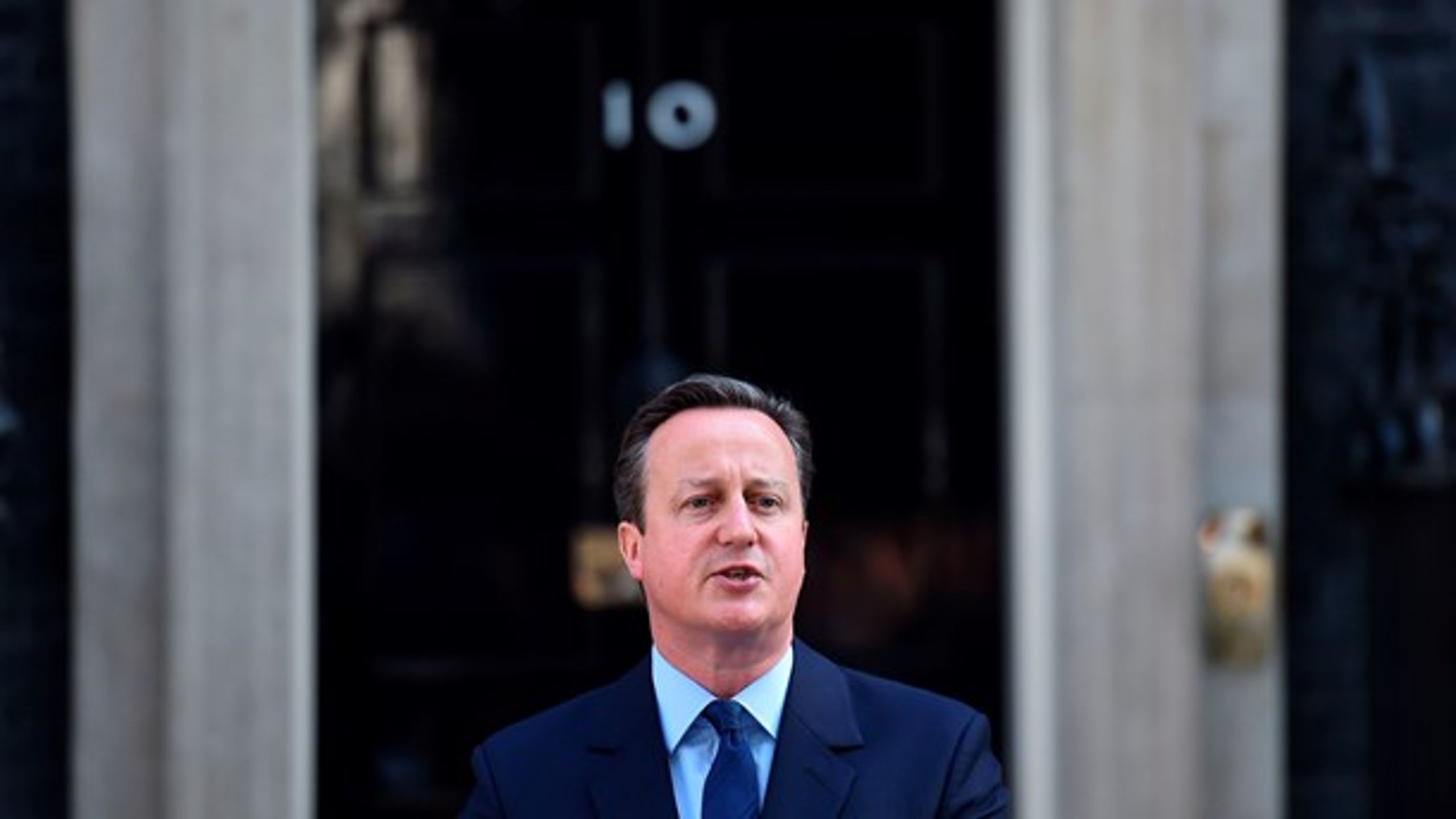 Cameron holdt fredag morgen pressemøde i London, hvor han meddelte, at han træder tilbage.&nbsp;