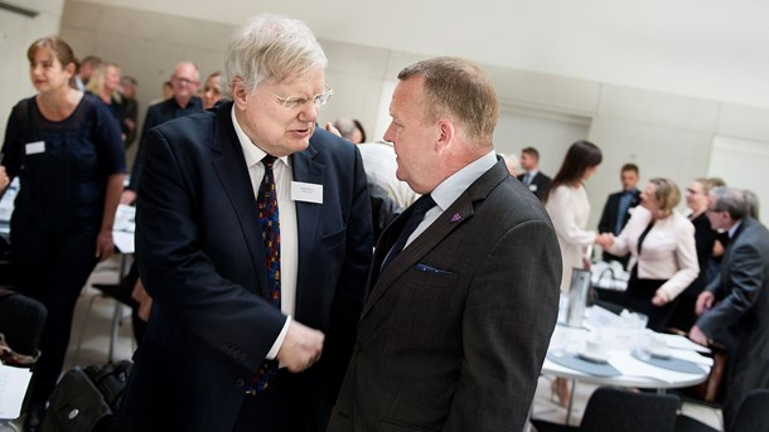 Bjarne Hastrup ved et tidligere møde med statsministeren. Nu er&nbsp;Ældre Sagens direktør mildest talt ikke imponeret over regeringens planer om at ændre betingelserne for&nbsp;seniorjob.&nbsp;