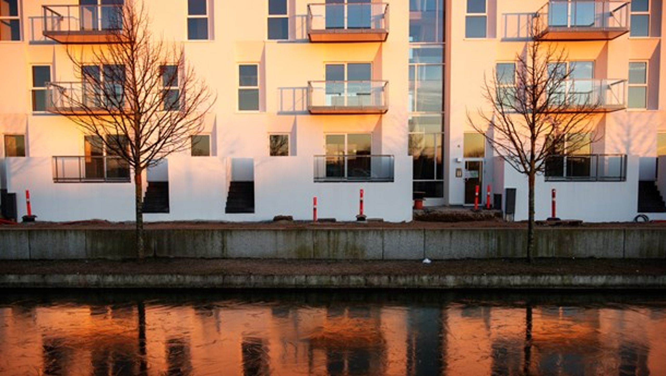 Der skal bygges flere almene boliger i Danmark, som disse på Amager, mener Søren Egge Rasmussen (EL).