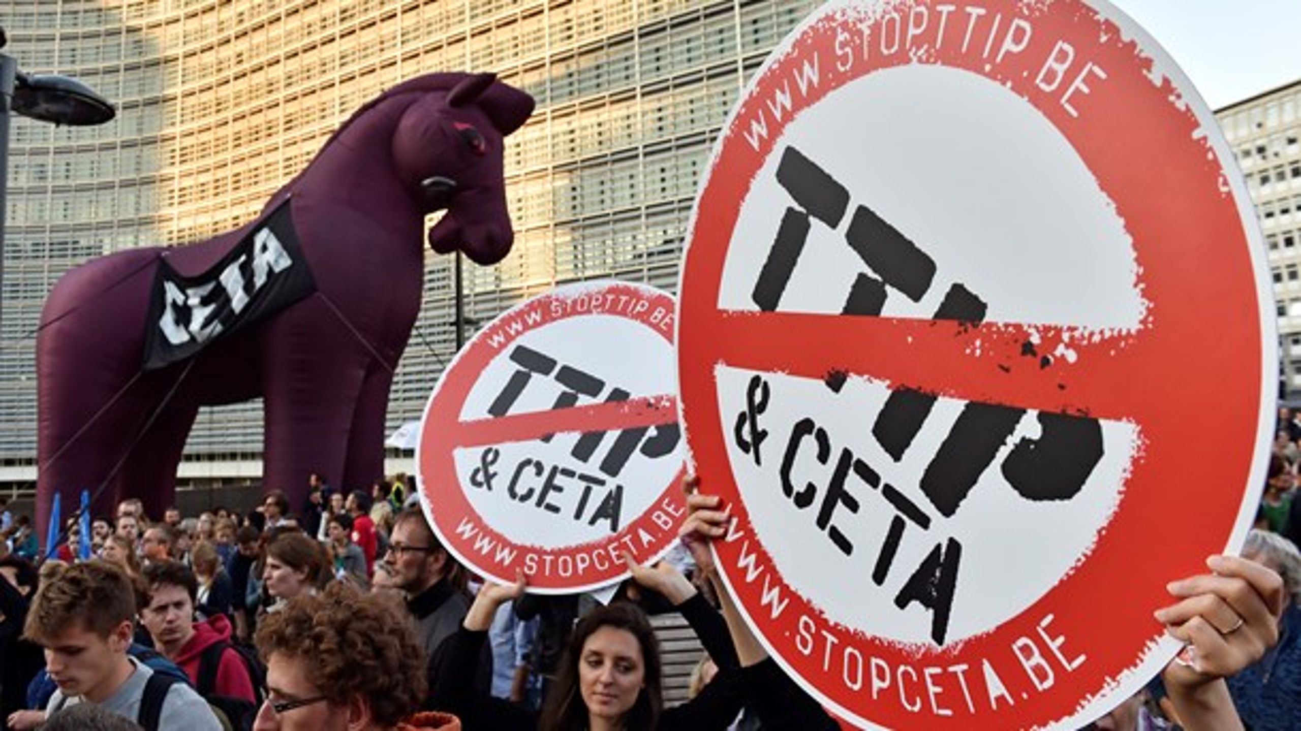I denne uge forhandler EU og USA om en stor frihandelsaftale kaldet TTIP. TIdligere på måneden har TTIP og EU-Canada-aftalen CETA fået folk på gaden for at demonstrere i blandt andet Bruxelles