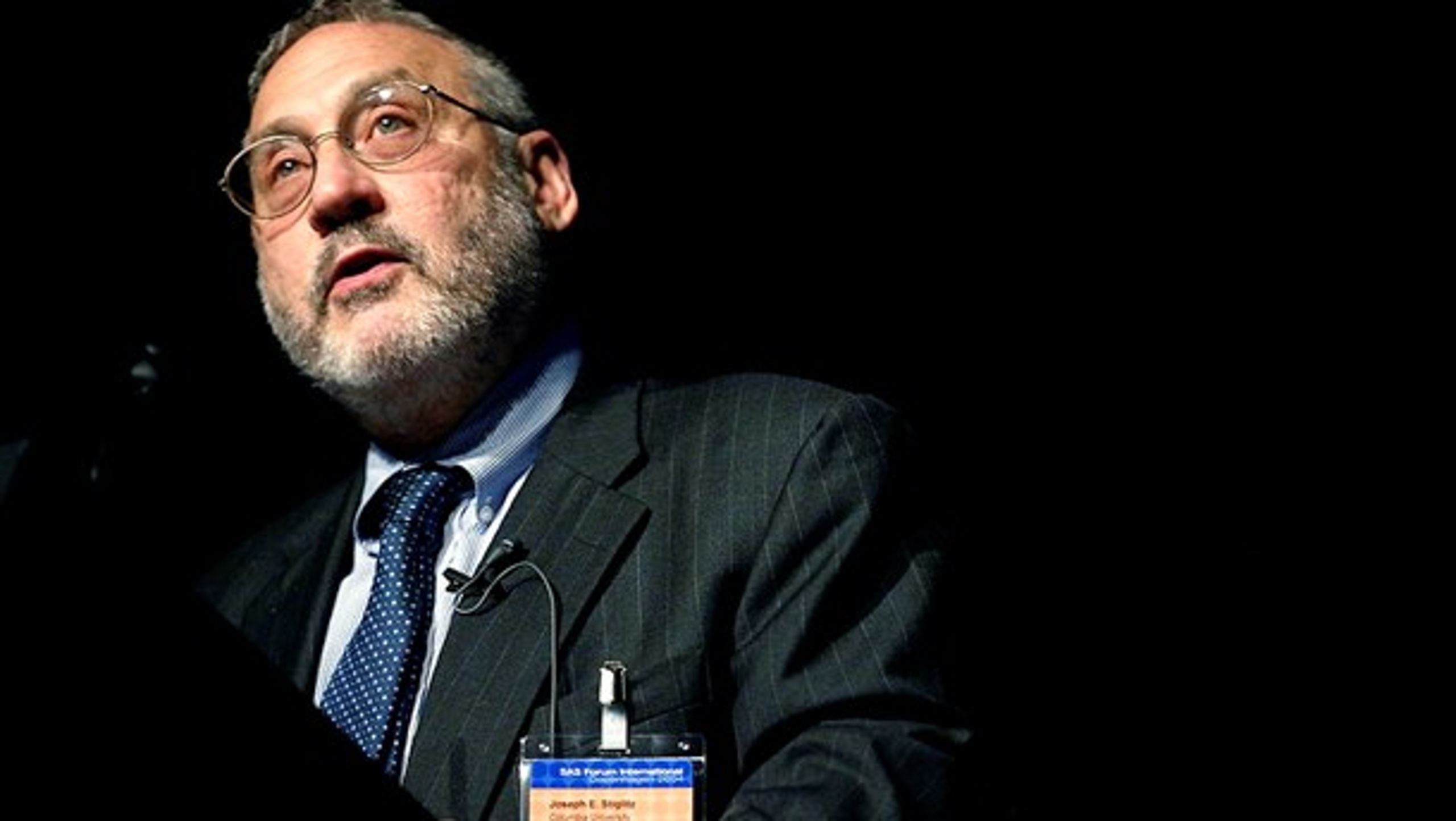 Økonom Joseph Stiglitz var den 16. november inviteret til at tale for Europa-Parlamentet om sine anbefalinger for at bekæmpe skatteunddragelse i skattely.
