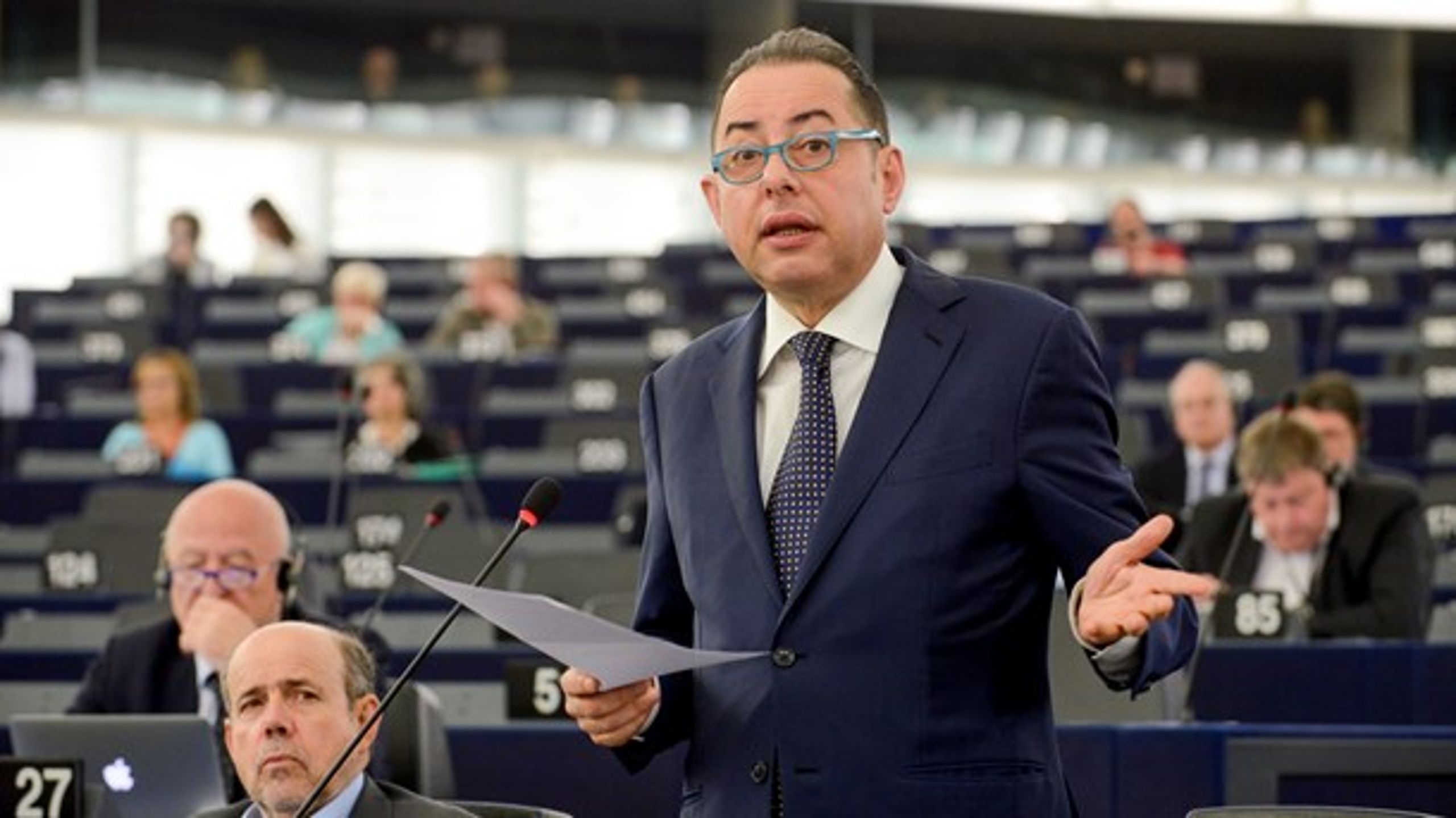 Formanden for den socialdemokratiske S&amp;D-gruppe i Europa-Parlamentet, Gianni Pittella,&nbsp;mener, at forhandlingerne om tyrkisk optagelse i EU skal lægges på is. Parlamentarikerne stemmer om spørgsmålet torsdag.