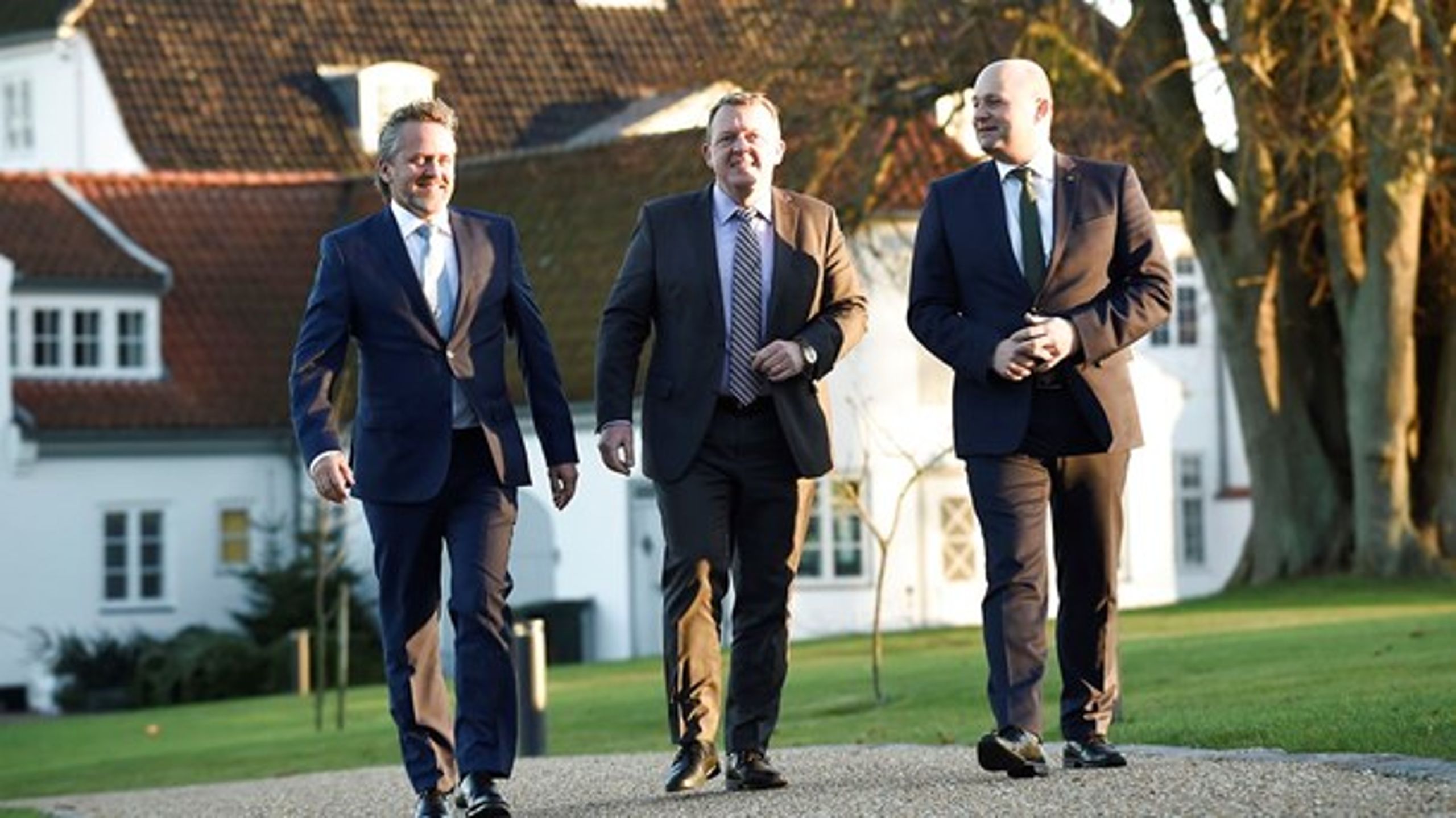 Den nye trekløverregering præsenterede søndag eftermiddag sit regeringsgrundlag på Marienborg.