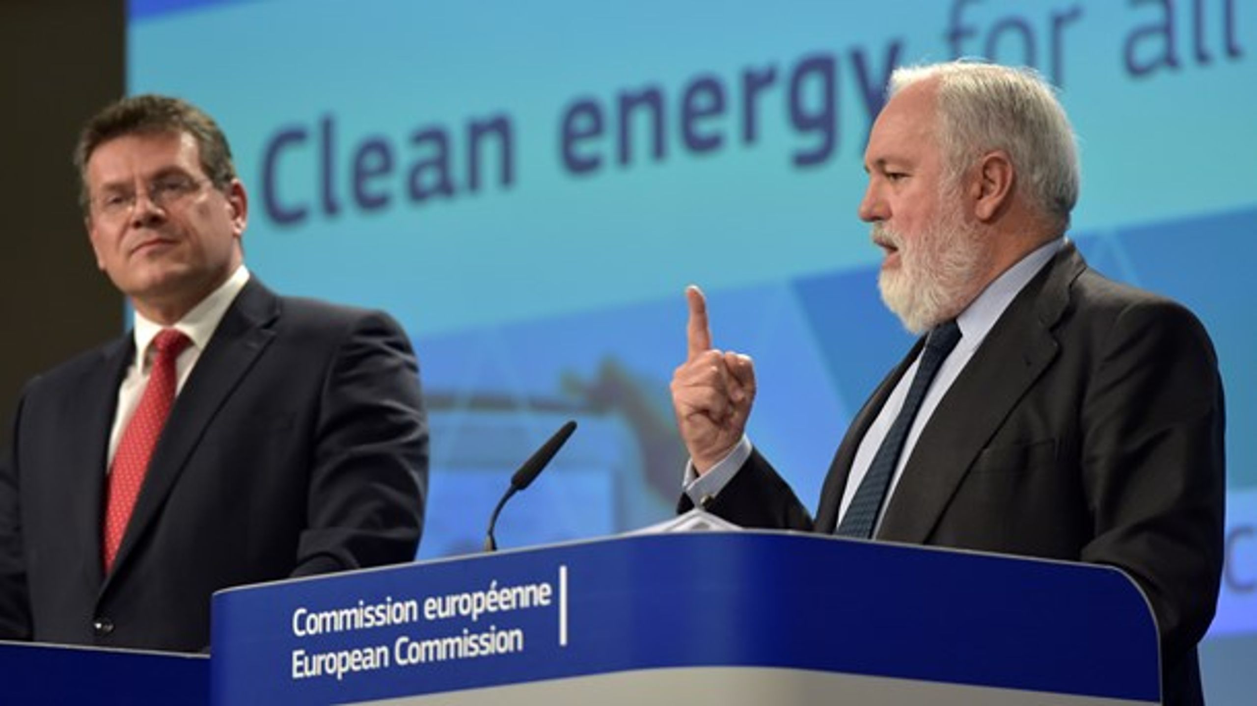 Onsdag eftermiddag præsenterede EU's klimakommissær, Miguel Arias Cañete, og næstformand med ansvar for energiunionen, Maroš Šefčovič, en stor energipakke.