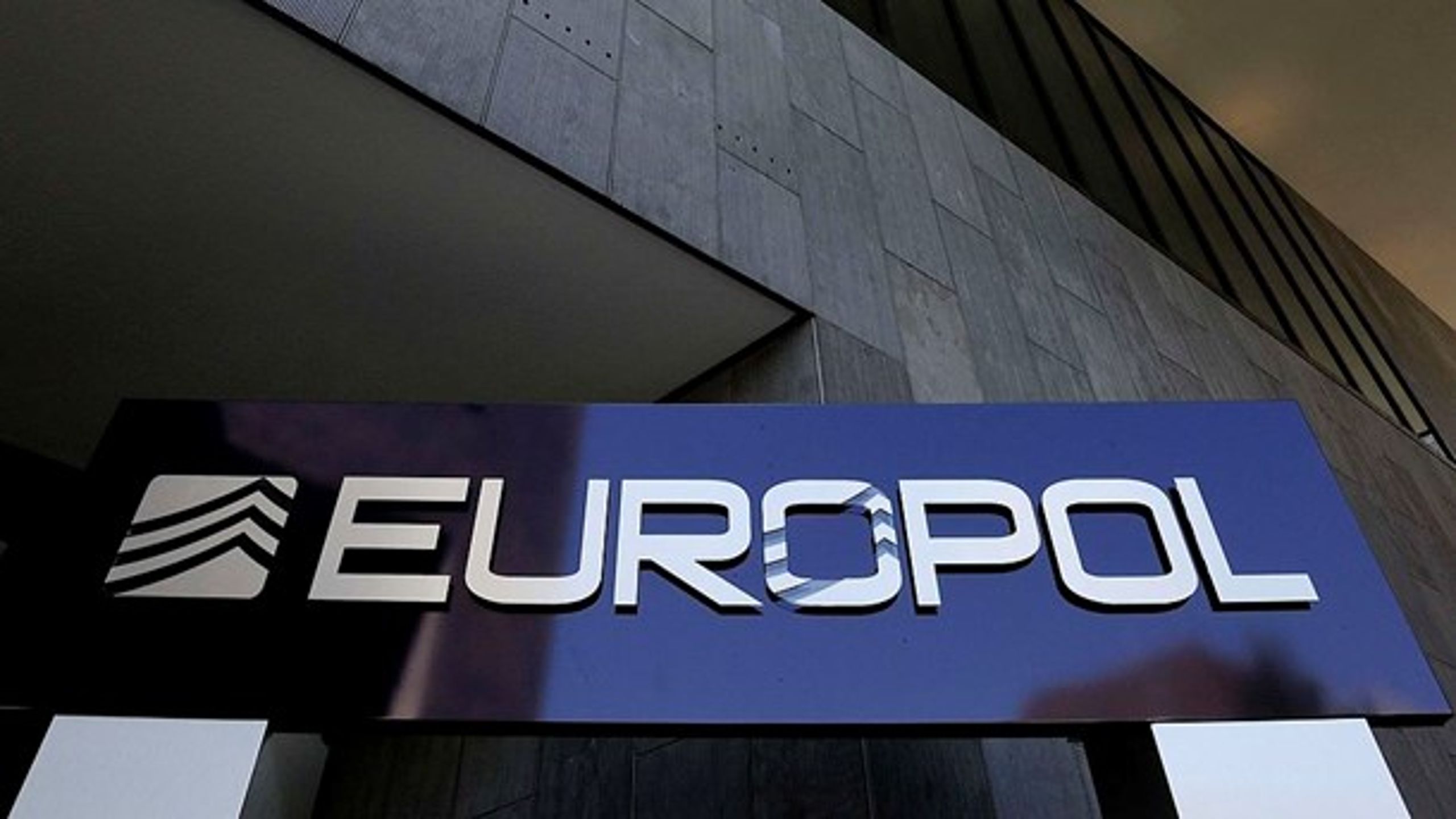 Danmark har fået tilbudt en særaftale, som sikrer fortsat tilknyt til politisamarbejdet Europol. Det indebærer dog ringere adgang til Europols databaser.