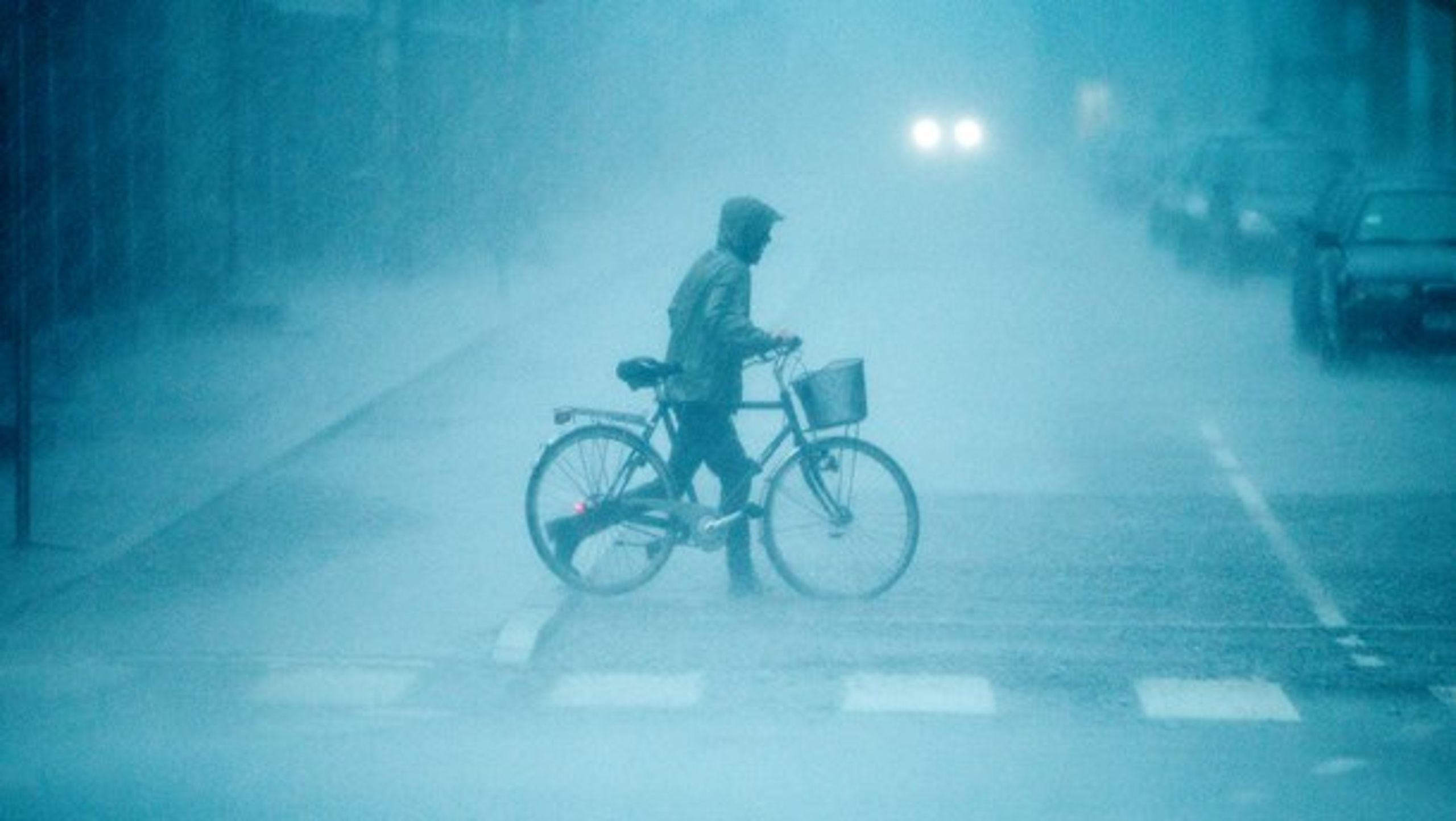 Cyklingen i regn og blæst er en særlig dansk disciplin, skriver Victor Boysen.
