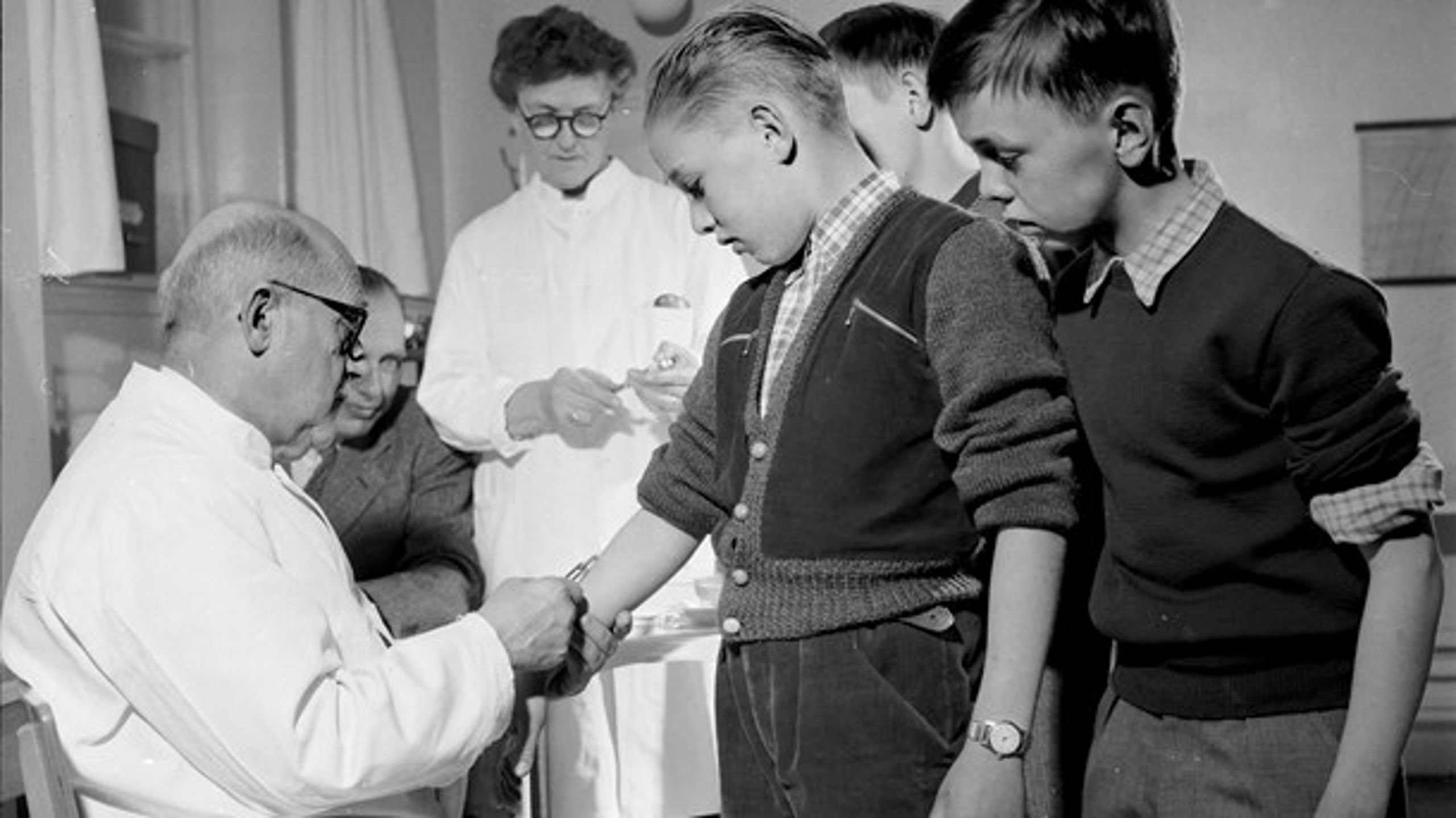 Under&nbsp;polioepidemien&nbsp;i Danmark i 1950'erne fik 3000 mennesker lammelser, og 350 børn døde.