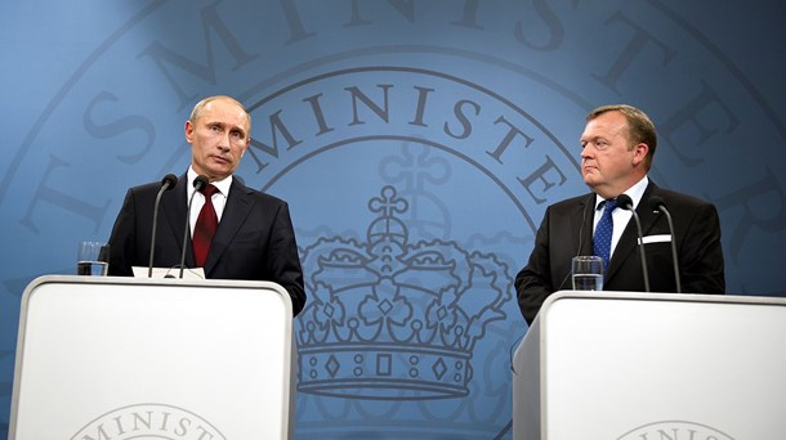 Flere EU-lande ser det russiske gasprojekt Nord Stream 2 som et sikkerhedsproblem. Her er præsident Putin på besøg hos den danske statsminister i 2011.