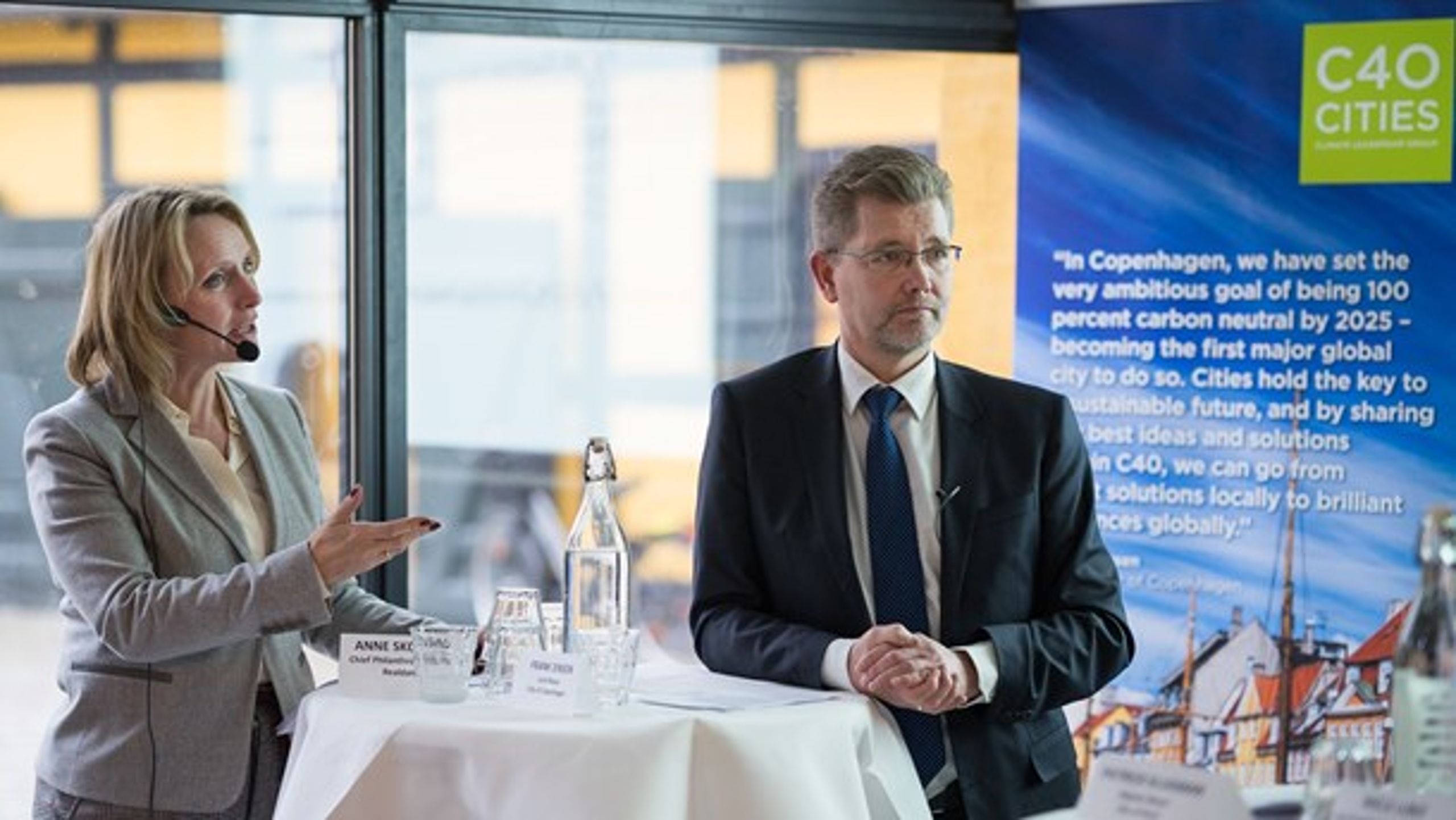 Realdanias filantropichef Anne Skovbro og overborgmester Frank Jensen ved åbningen af C40 Cities' kontor i København.&nbsp;