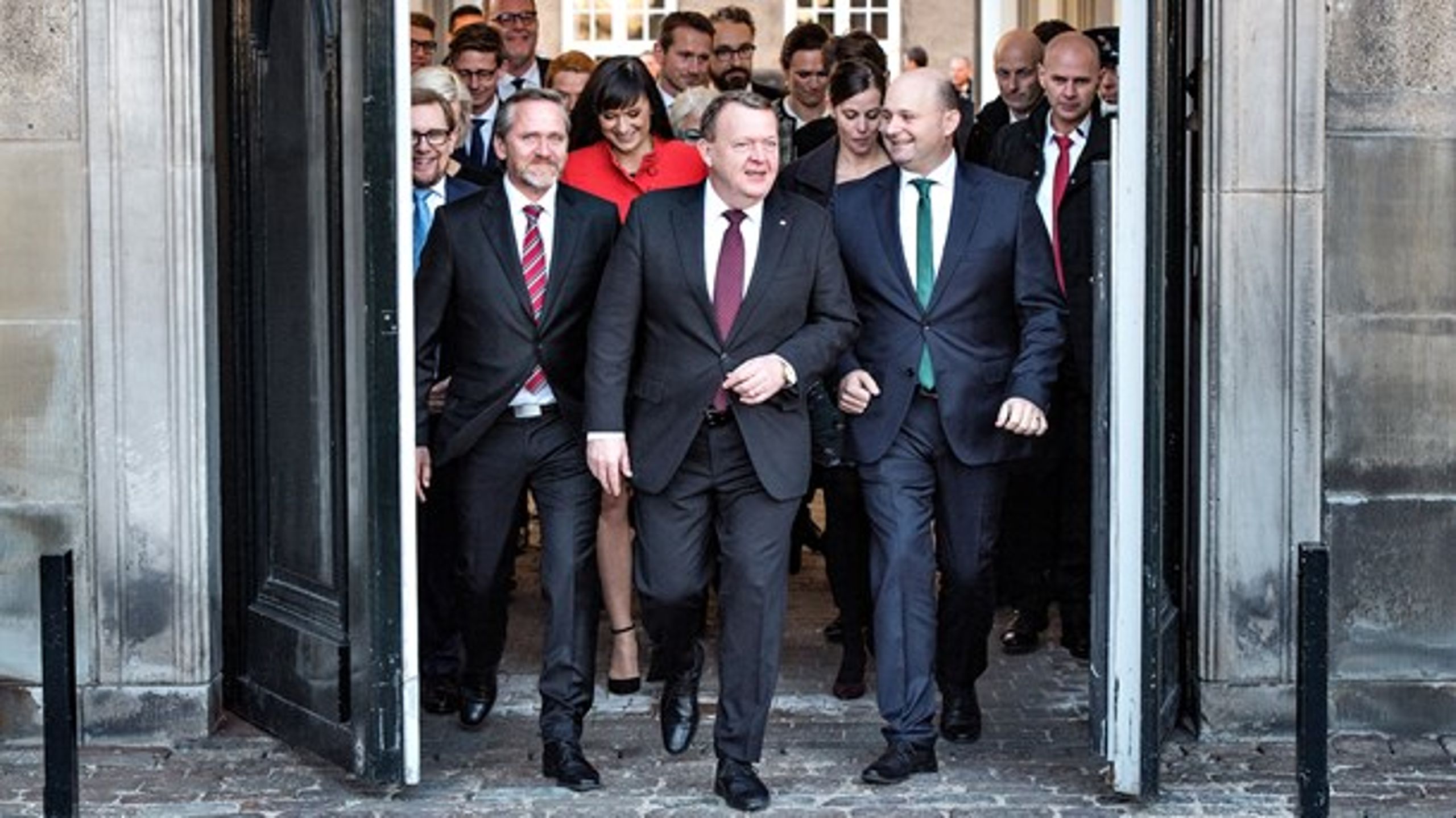Statsminister Lars Løkke Rasmussen (V) præsenterede mandag 28. november 2016 sin nye regering bestående af Venstre, Liberal Alliance og Konservative.