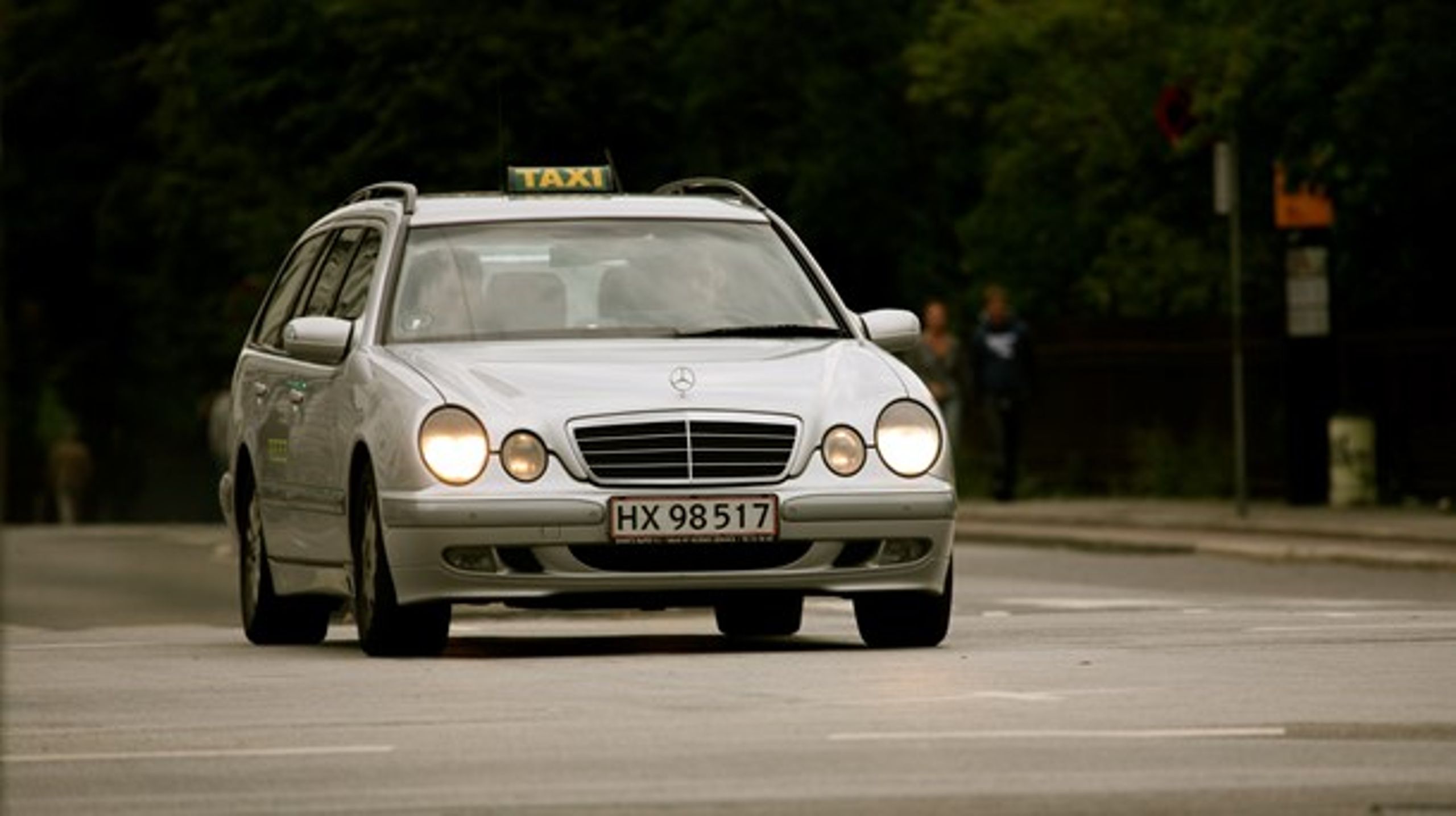 Kig på de svenske erfaringer og liberaliser taximarkedet, så det kan håndtere ny, moderne teknologi. Det skriver Thomas Ekman fra Cabonline.