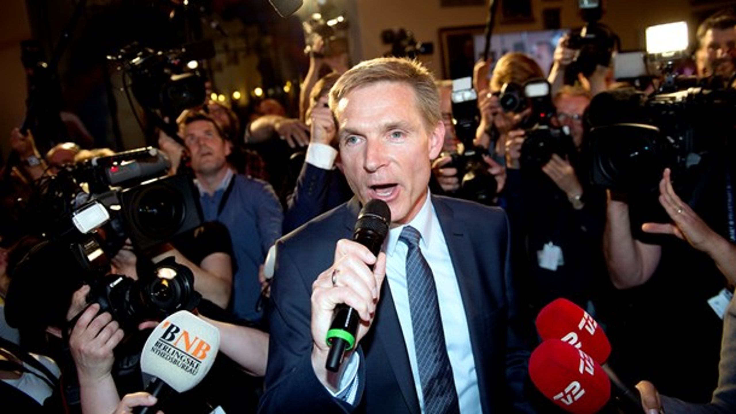 Valgresultatet i 2015 fik DF-formand Kristian Thulesen Dahl til at synge. Nu har forskere dykket ned i resultatet, som viste, at&nbsp;de fire gamle partier fik det dårligste valg nogensinde.