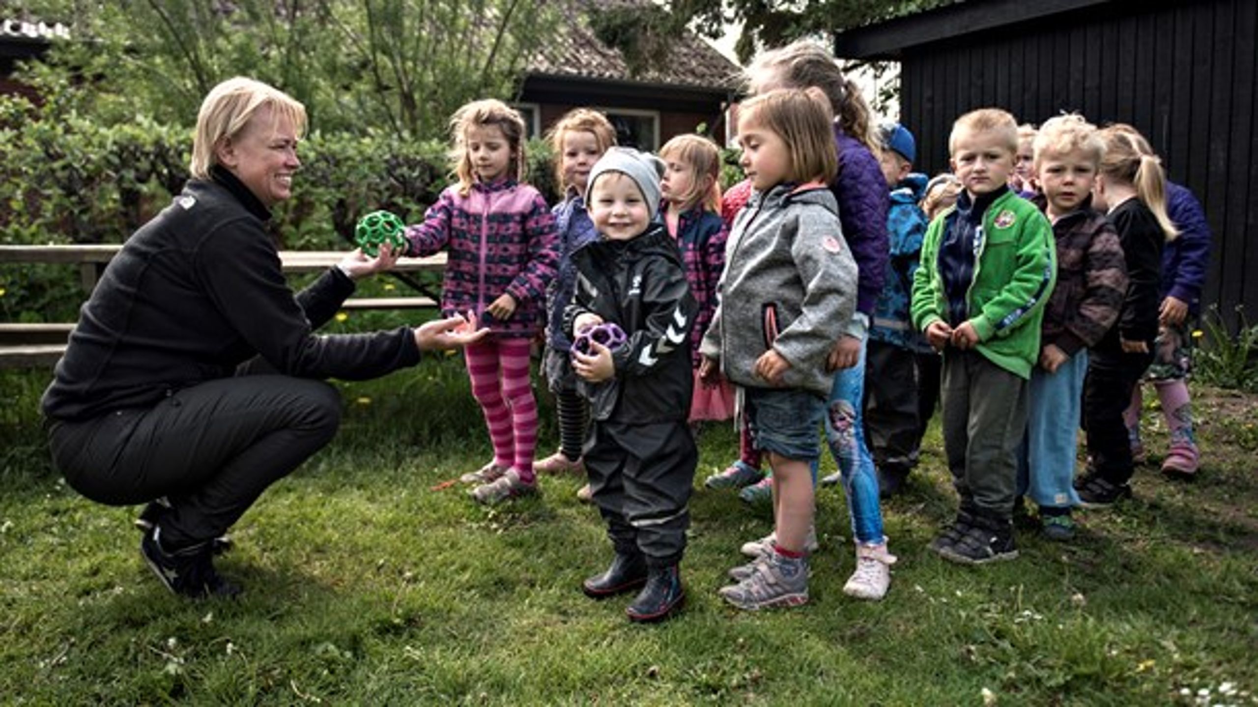 Det kommunale Danmark er generelt begejstrede for at samarbejde med frivillige. Men i børnehaver og vuggestuer tøver man.