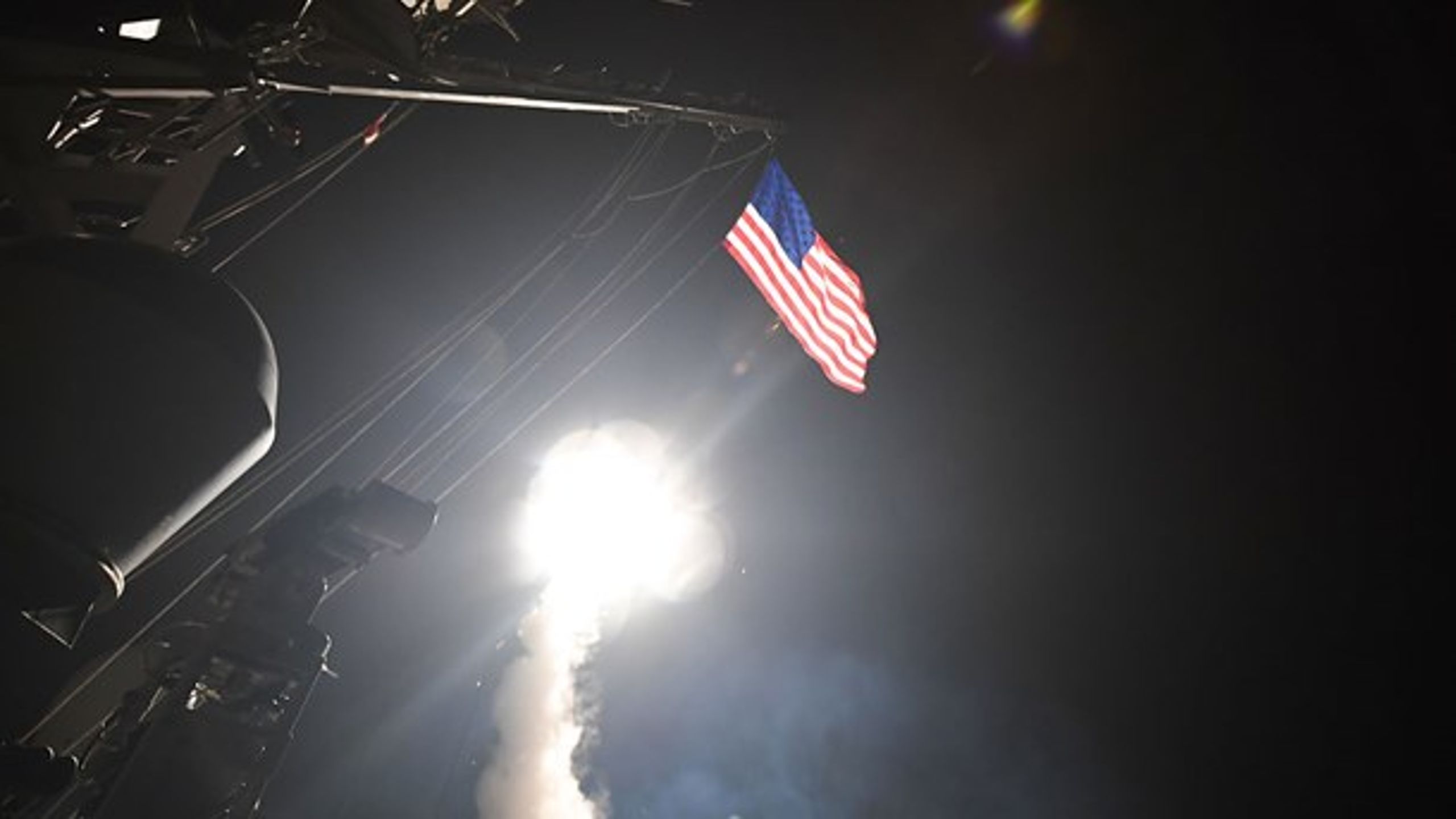 Natten til fredag affyrede USA missiler mod militære mål i Syrien. Angrebet var en reaktion på Assad-regimets formodede gasangreb mod civilie (Ford Williams/ Scanpix).