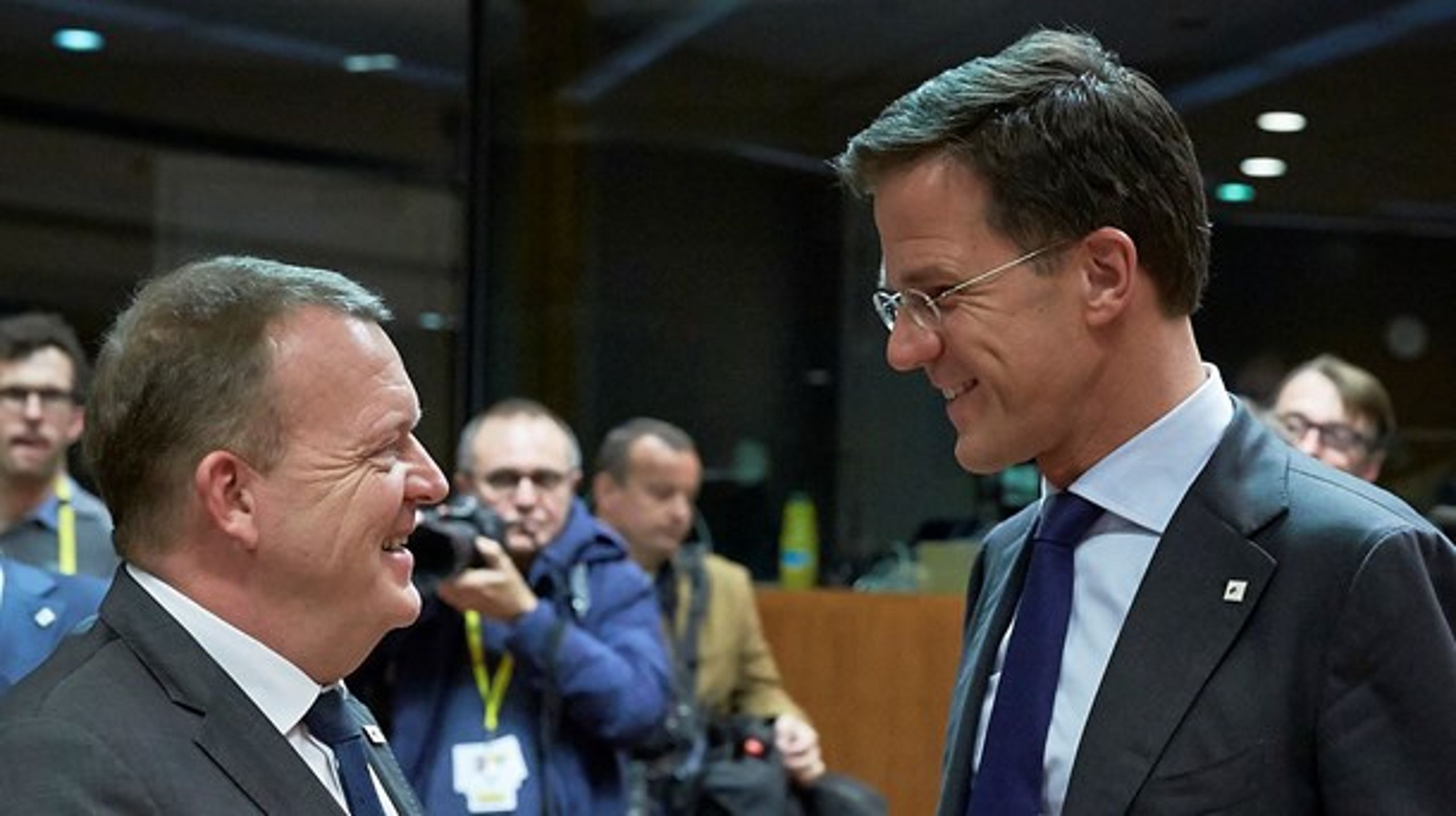 Statsminister Lars Løkke Rasmussen tager til Haag for at mødes med sit hollandske modstykke, Mark Rutte (t.h.), samt den irske premierminister, Enda Kenny, for at lægge en fælles plan for Brexit-forhandlingerne.