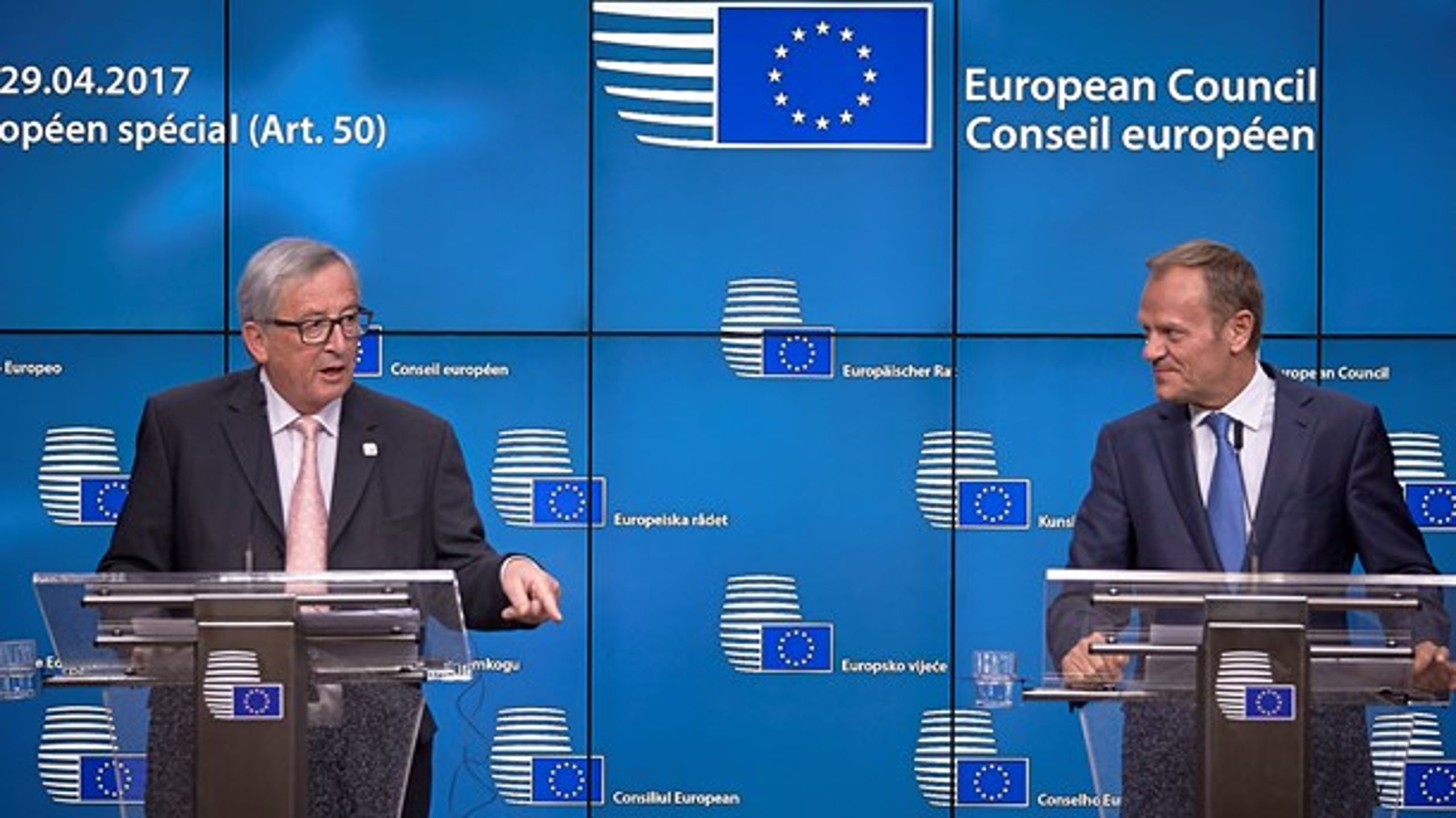 Formændene for EU's institutioner, Jean-Claude Juncker og Donald Tusk, ruster sig til hårde exitforhandlinger med briterne.