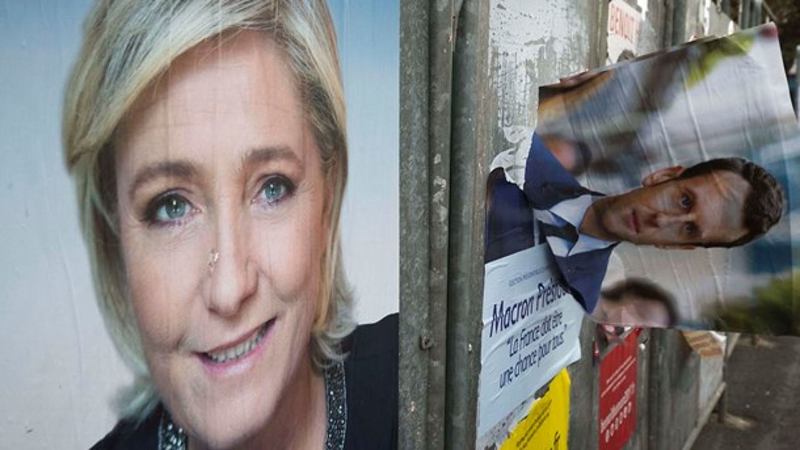 EU holder vejret, mens franskmændene afgør, om den næste franske præsident hedder Marine Le Pen eller Emmanuel Macron.