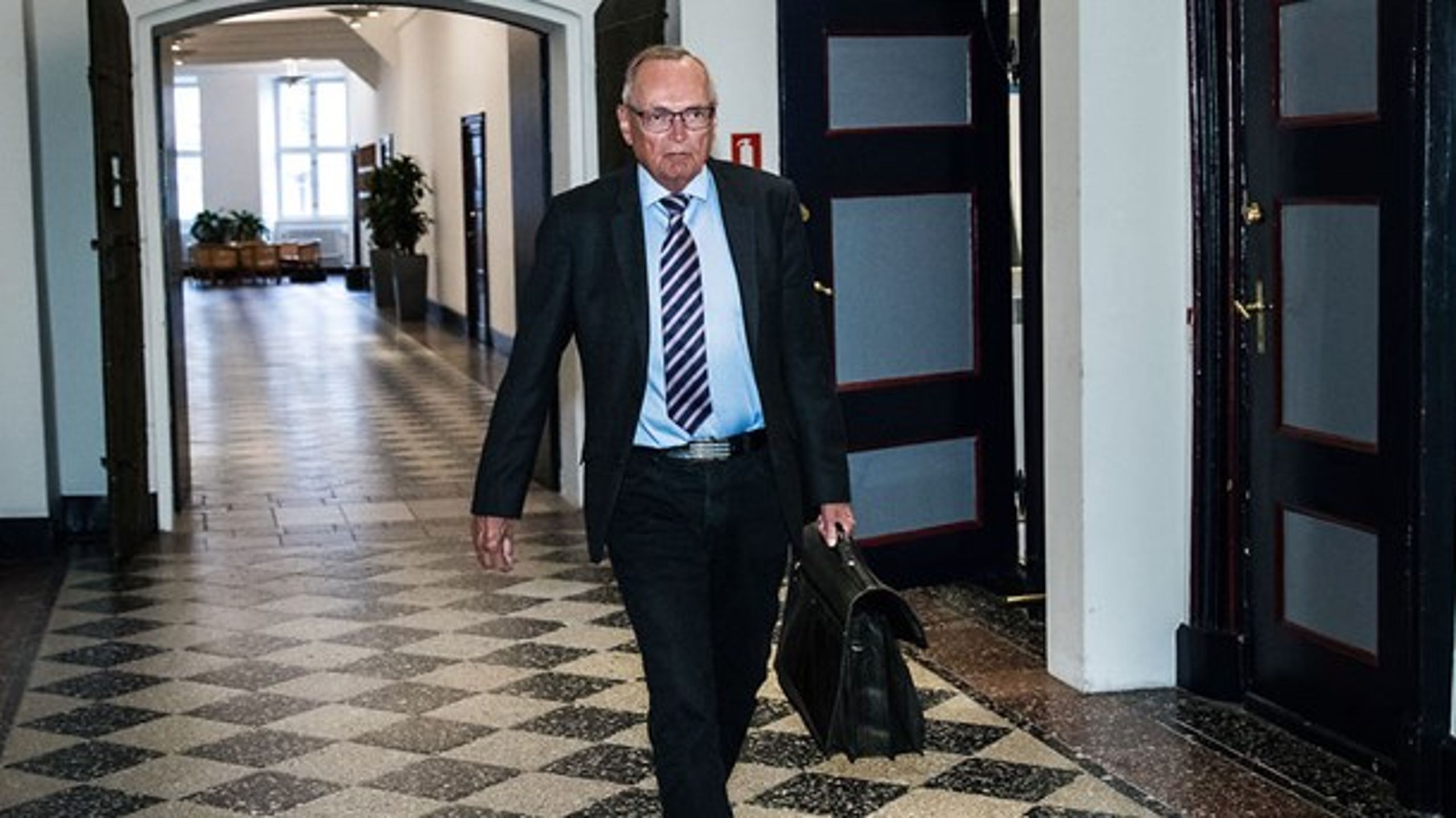Formand for Danske Regioner Bent Hansen (S) på vej til økonomiforhandlinger i Finansministeriet mandag morgen.