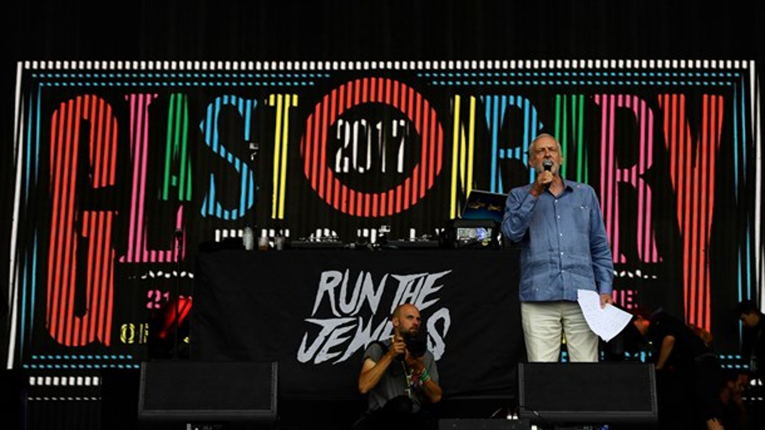 Labourleder, Jeremy Corbyn, talte forleden&nbsp;på Glastonbury Festivalen i England,&nbsp;foran titusindvis af unge.