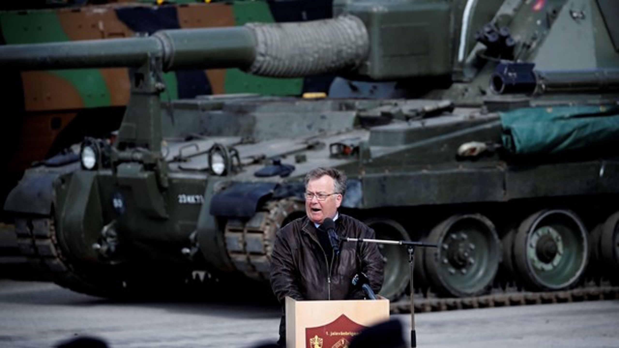 Forsvarsminister Claus Hjort Frederiksen (V) under et besøg i Estland, hvor 200 danske soldater skal på NATO-mission til januar.