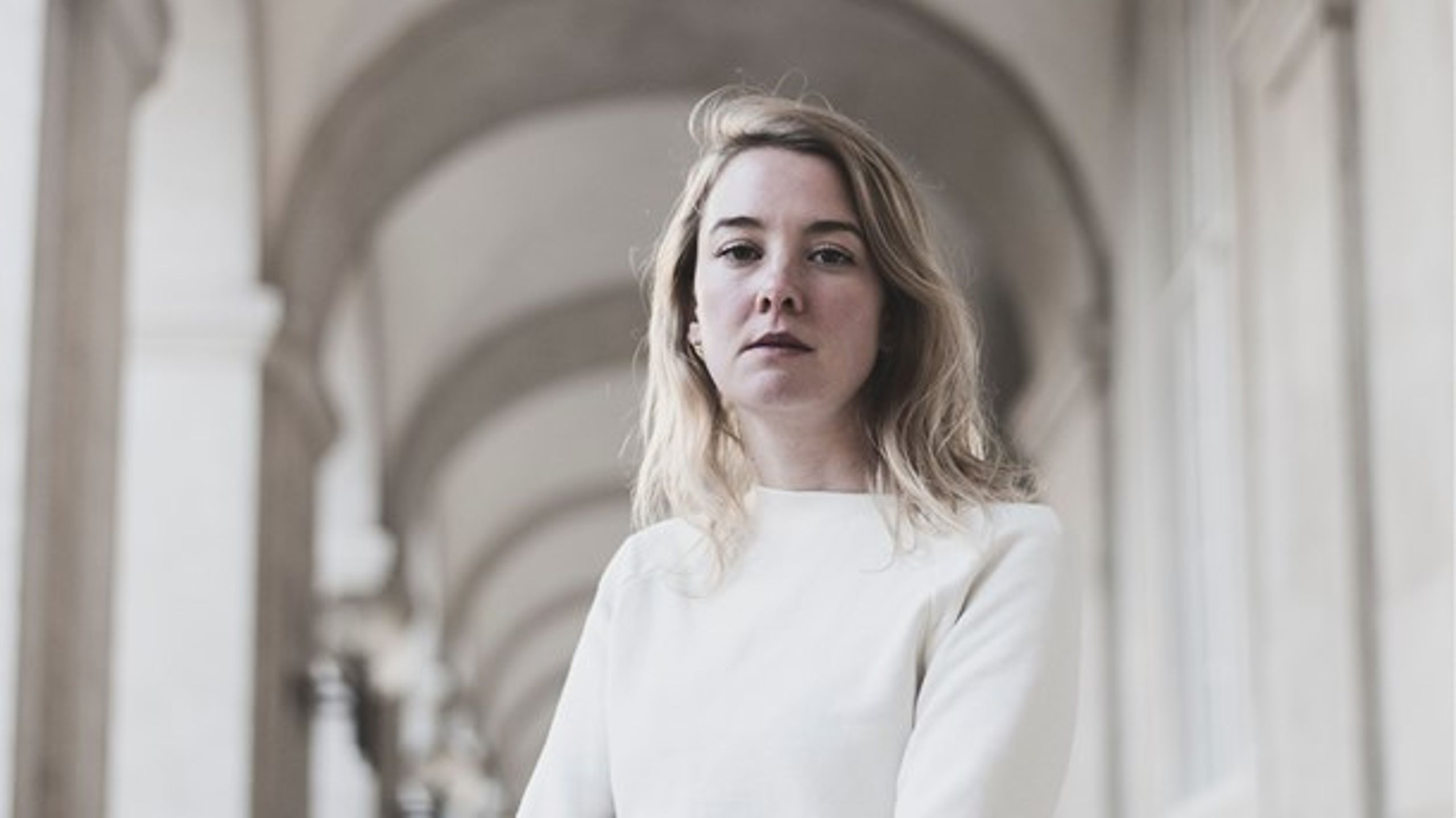 Tidligere Venstre-praktikant Susan Simonsen (billedet) har skrevet en bog om den politiske kultur på Christiansborg. Amalie Lyhne anmelder.
