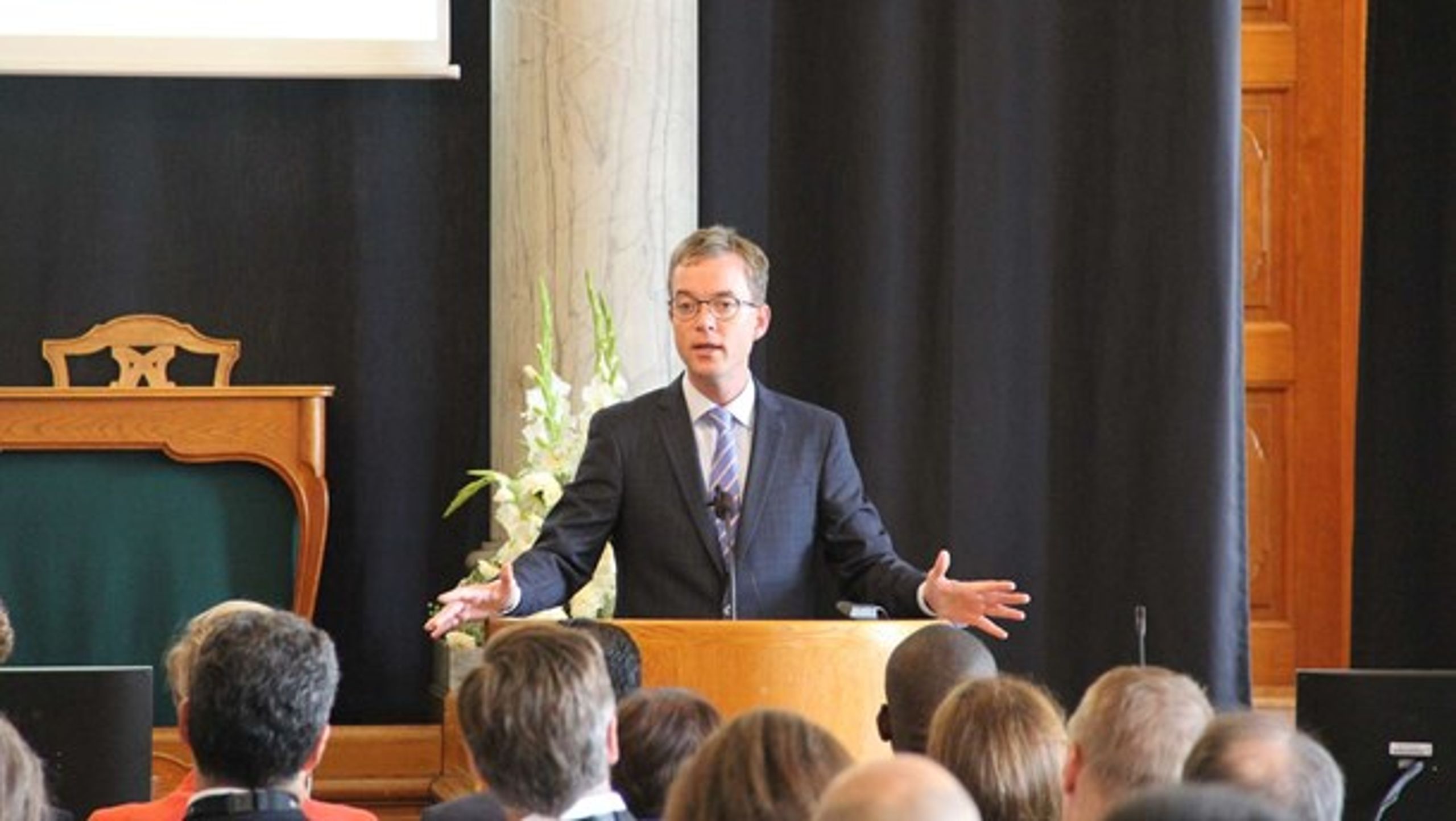 Miljø- og fødevareminister Esben Lunde Larsen (V) holder her en velkomsttale ved fødevaretopmødet i København sidste år.