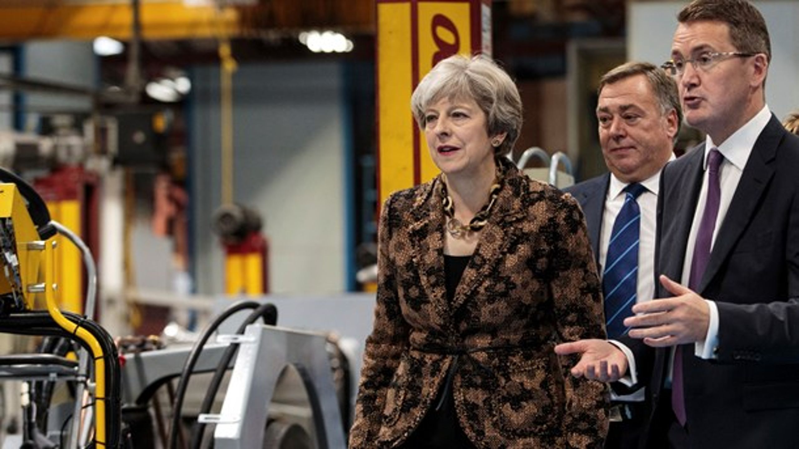 Den britiske premierminister, Theresa May, inspicerede onsdag&nbsp;en fabrik, der skal sælge de ikoniske røde London-dobbeltdækkerbusser til Mexico som led i det britiske forsøg på at blive en endnu større handelsnation.