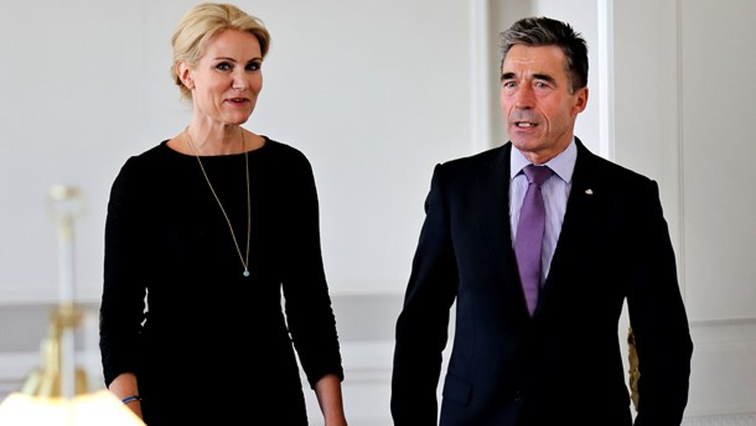 KØNSKAMP: De tidligere statsministre, Helle Thorning-Schmidt og Anders Fogh Rasmussen er ikke enige om kønnets rolle i dansk toppolitik.