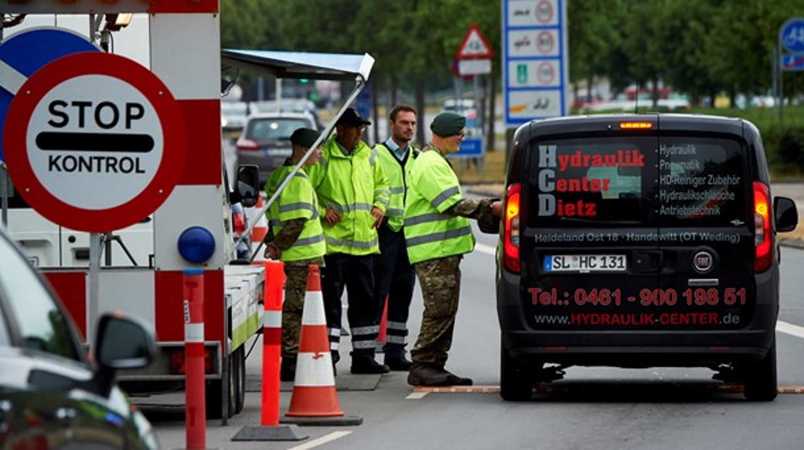 Hjemmeværnsfolk assisterer i dag politiet med den danske grænsekontrol ved grænsen til Tyskland.