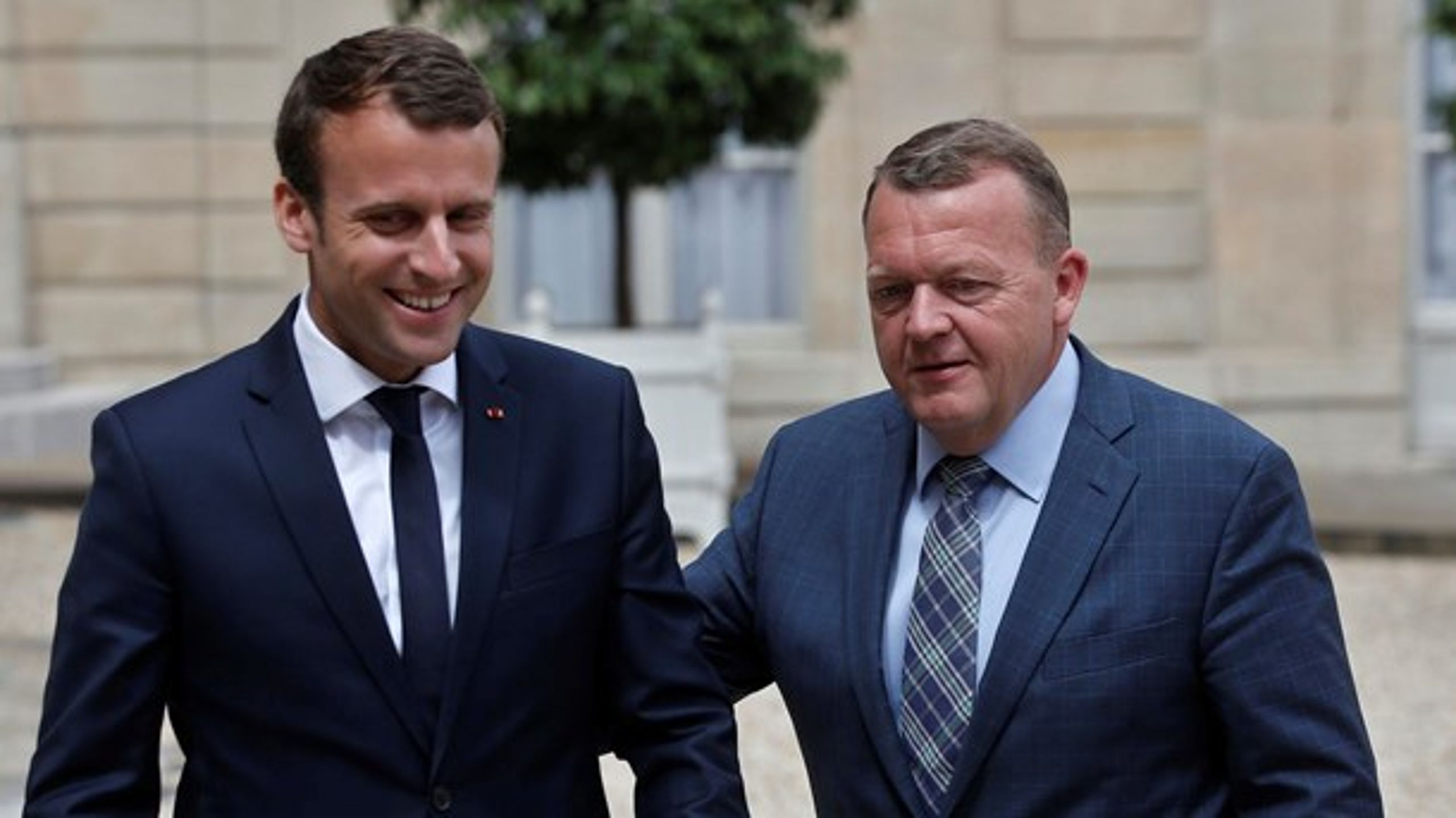 Den franske præsident, Emmanuel Macron (t.v.), udlægger sine visioner for EU på tirsdag. Senere på ugen møder han statsminister Lars Løkke Rasmussen (V) og de øvrige EU-kolleger ved et topmøde i Tallinn.