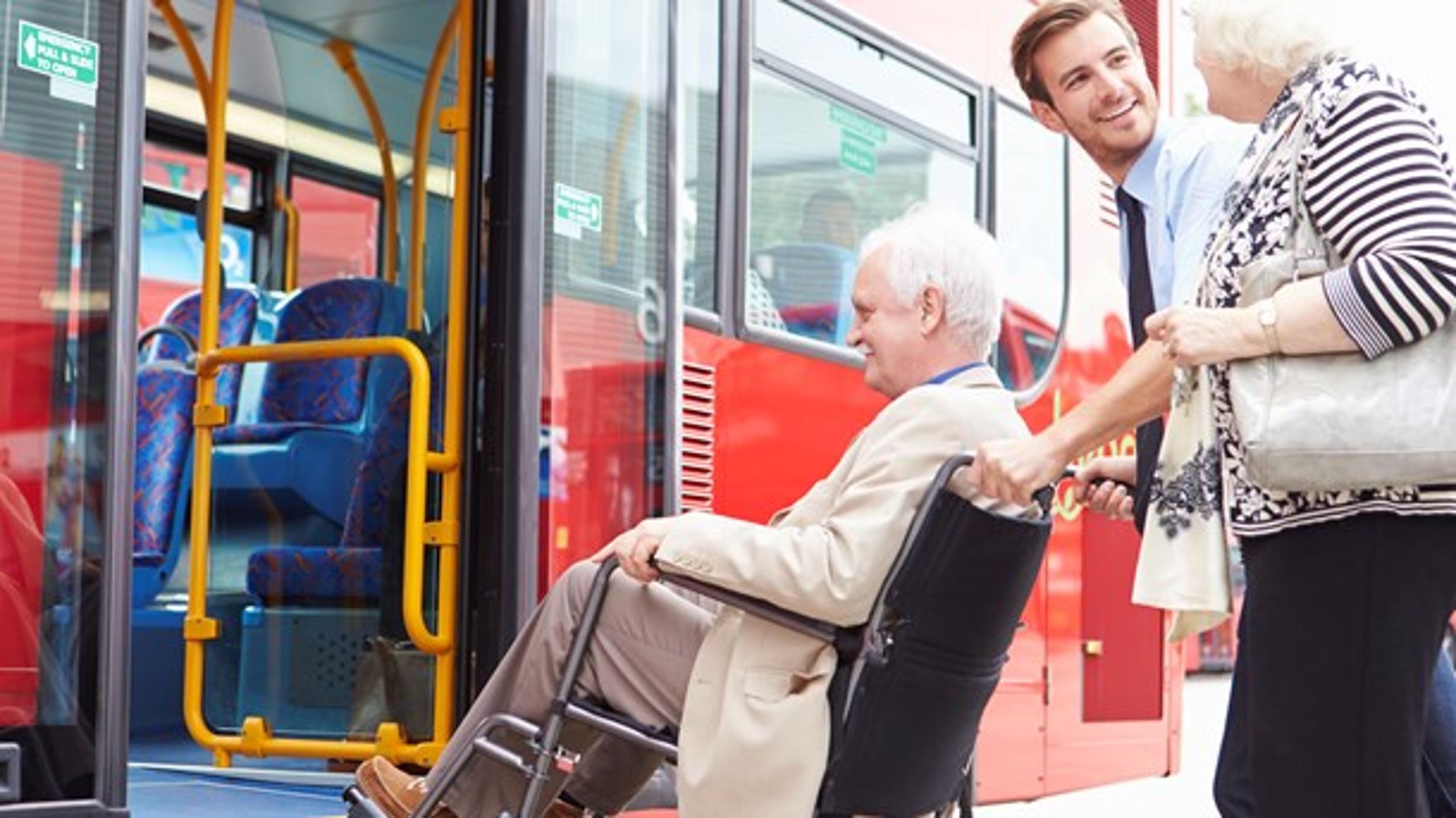 Danmark kunne med fordel lade sig inspirere af andre landes tilgang til at give handicappede mulighed for at komme med i busserne. Det mener PolioForeningens formand, Janus Tarp.