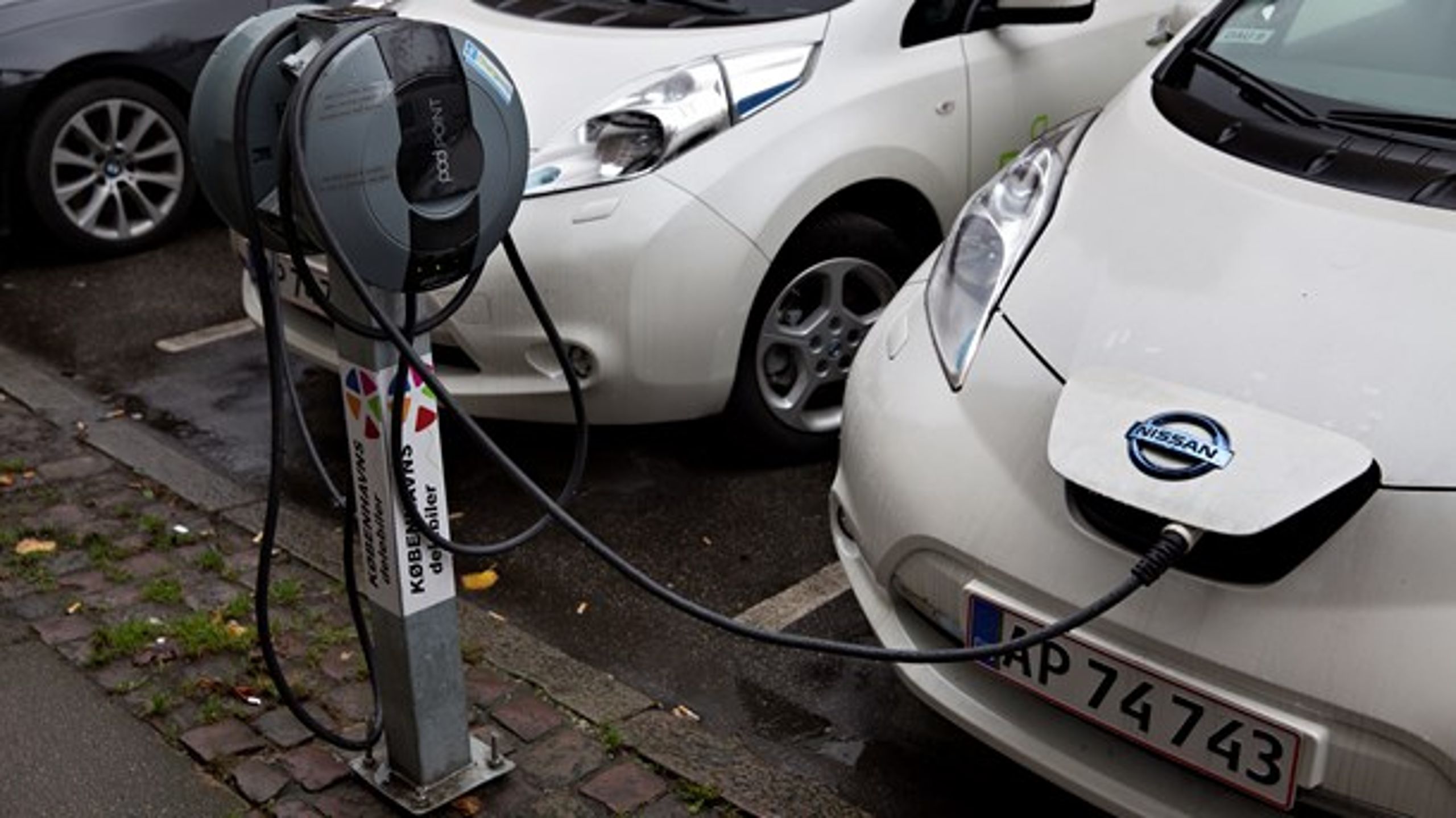 EU-Kommissionen har bedt Danmark og otte andre lande om at gennemføre EU's regler om etablering af infrastruktur til alternative brændstoffer, herunder ladestandere til elbiler.