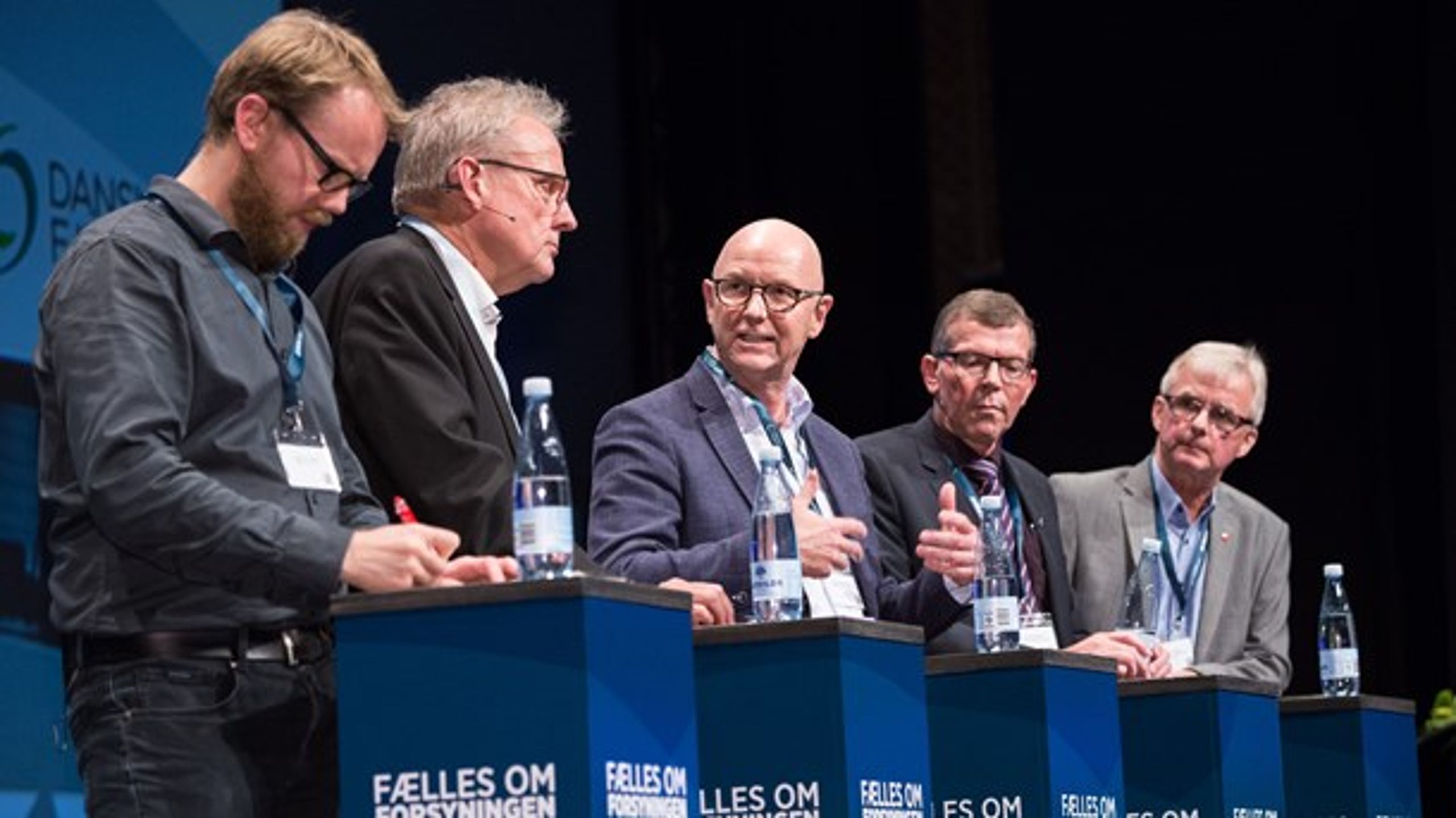 Fire borgmestre og en rådmand i debat under Dansk Fjernvarmes landsmøde i Aalborg.<br>