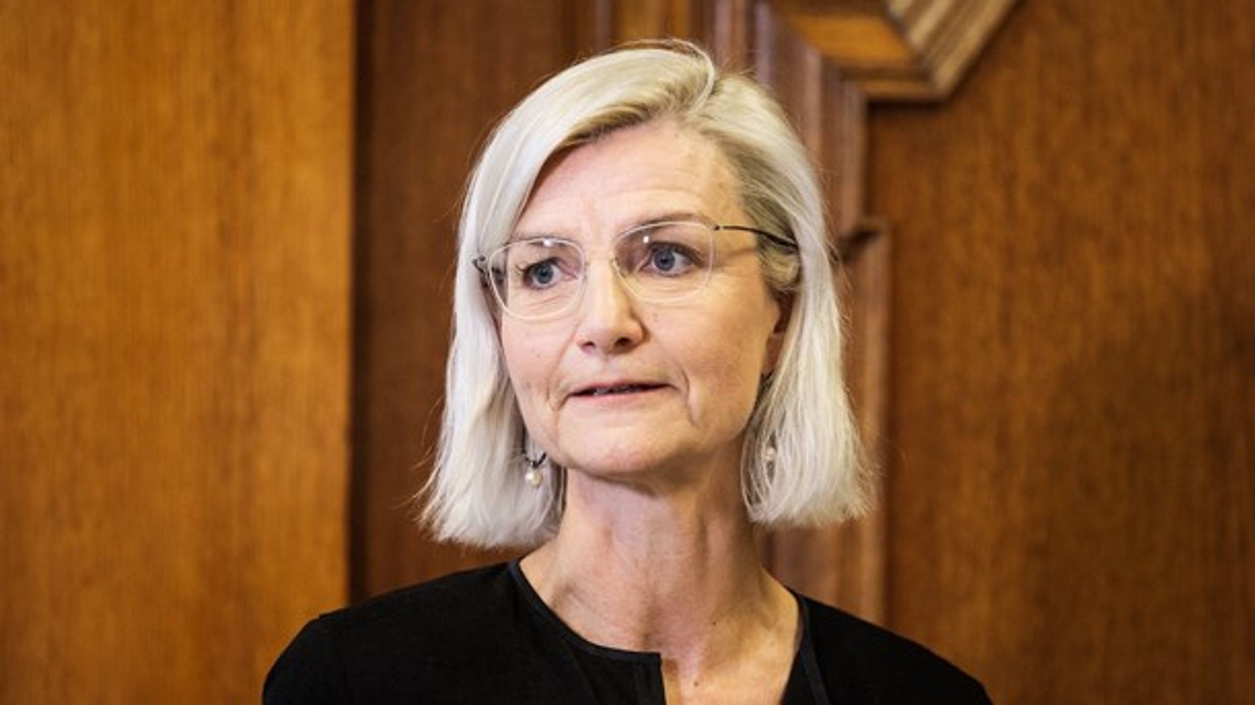 Enhedslisten kalder udviklingsminister Ulla Tørnæs (V) i samråd.