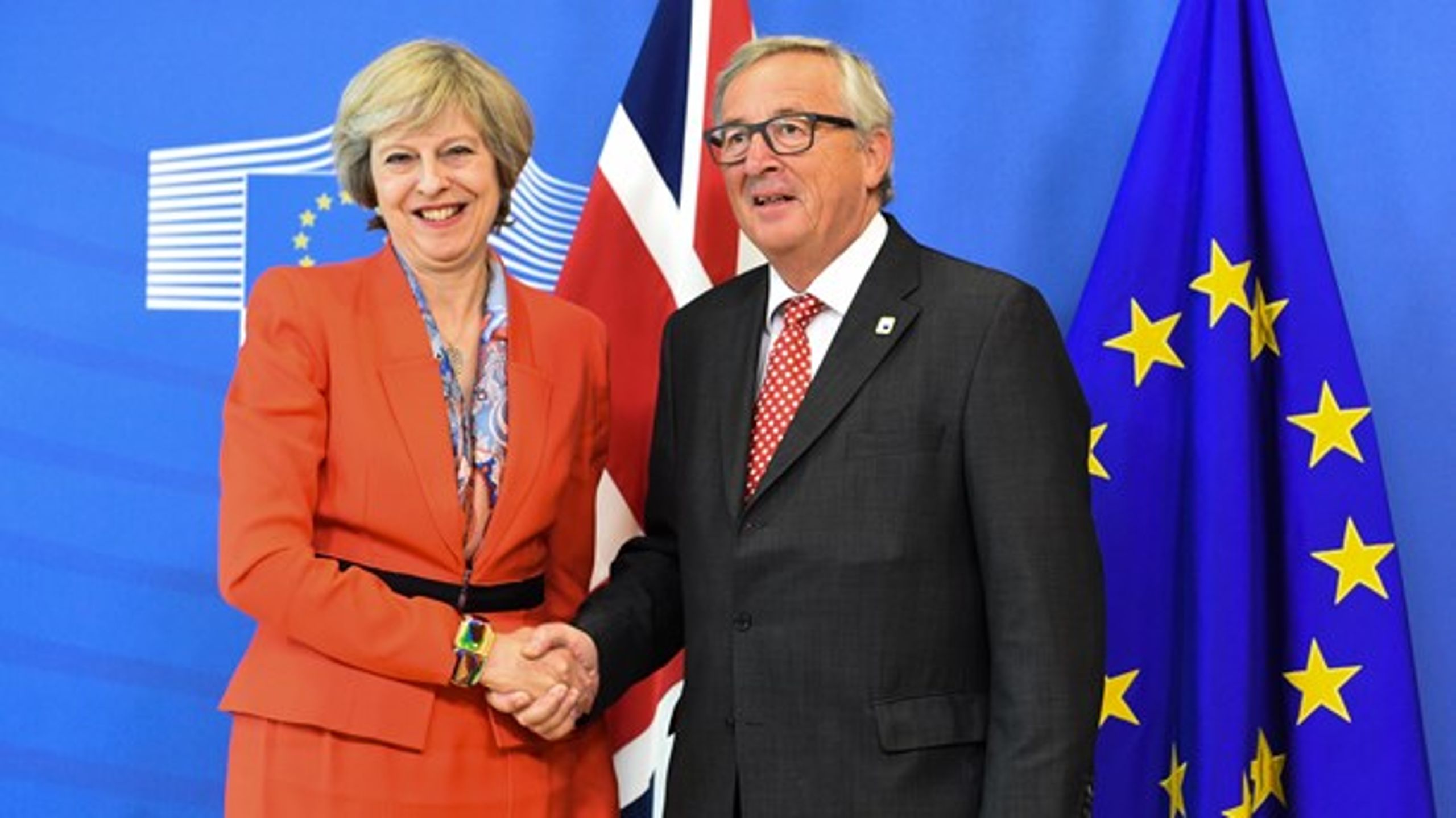 Den britiske premierminister Theresa May sammen med EU-Kommissionens formand Jean-Claude Juncker i Bruxelles.