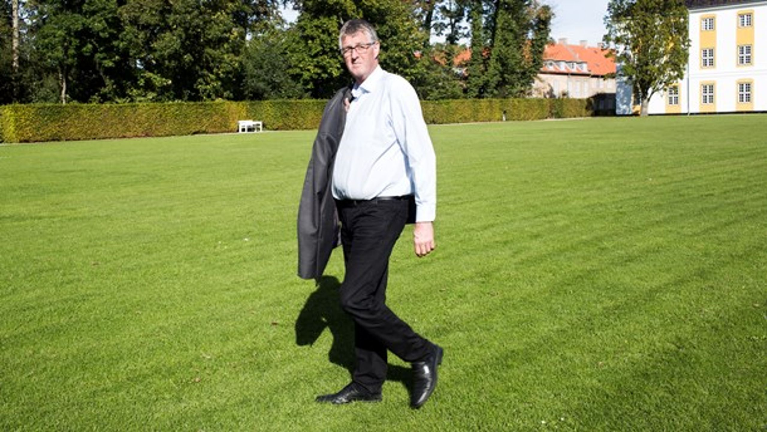 Sønderborgs siddende borgmester, Erik Lauritzen (S), er træt af, at formand for Danfoss' bestyrelse har anbefalet en anden kandidat end ham som borgmester.