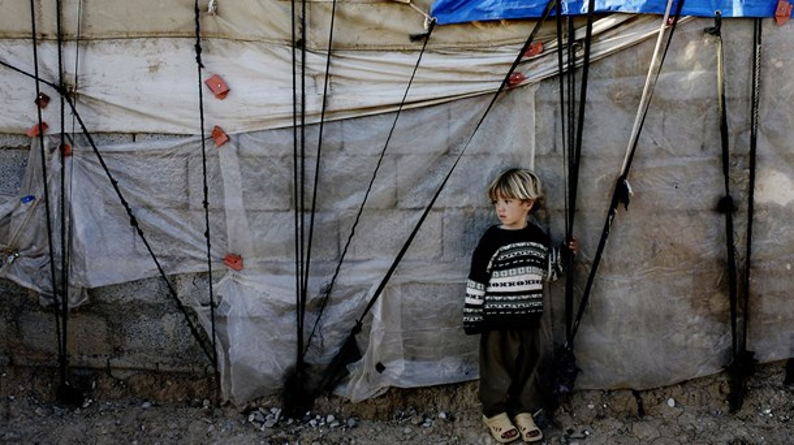 Trods bekæmpelsen af IS lever internt fordrevne stadig under kummerlige forhold, skriver Trine Christensen, Amnesty International Danmark (Billedet: barn i flygtningelejr i Irak).