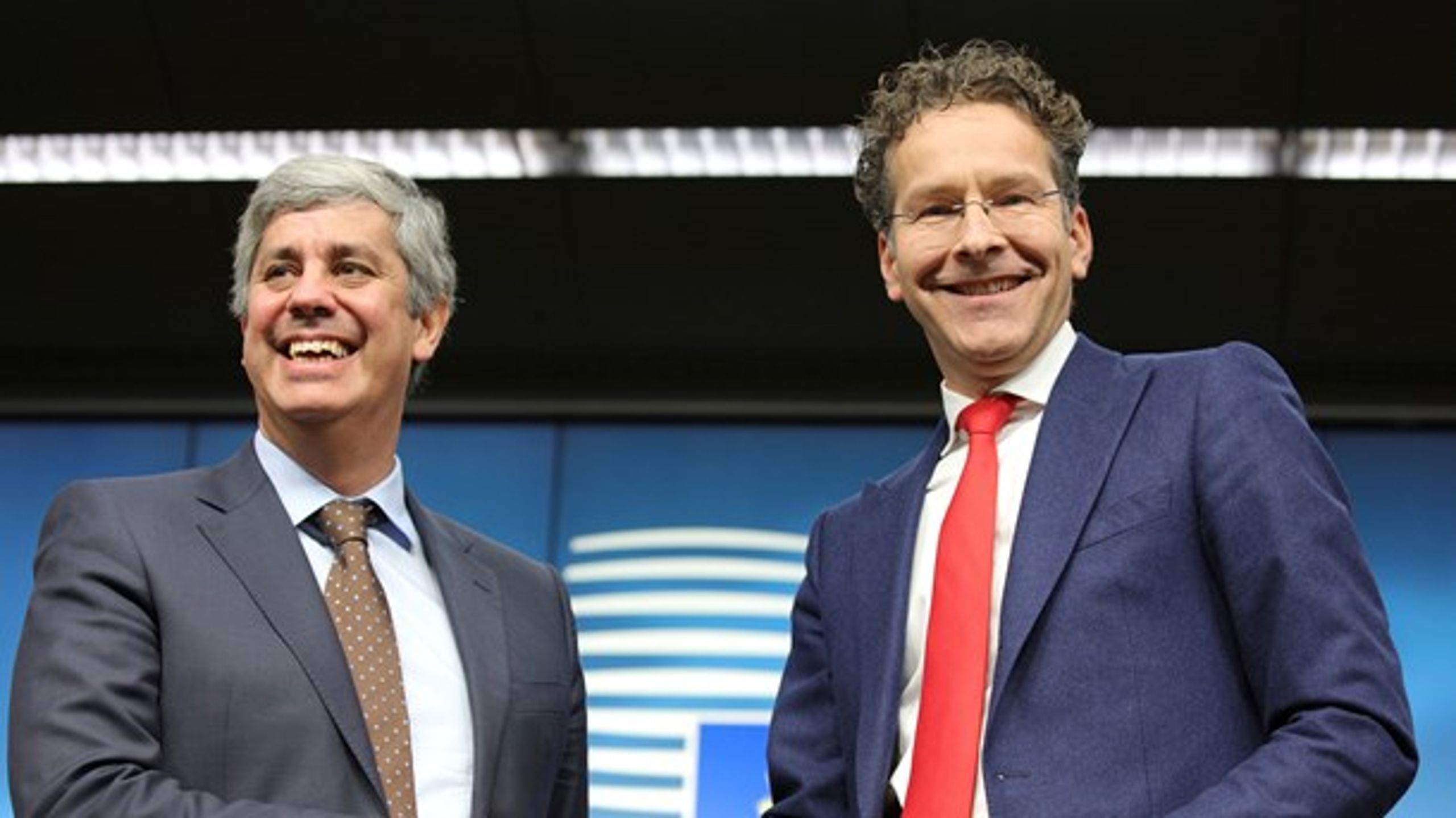 Den portugisiske finansminister, Mário Centeno (tv), overtager posten som formand for EU's Eurogruppe efter hollænderen Jeroen Dijsselbloem (th).