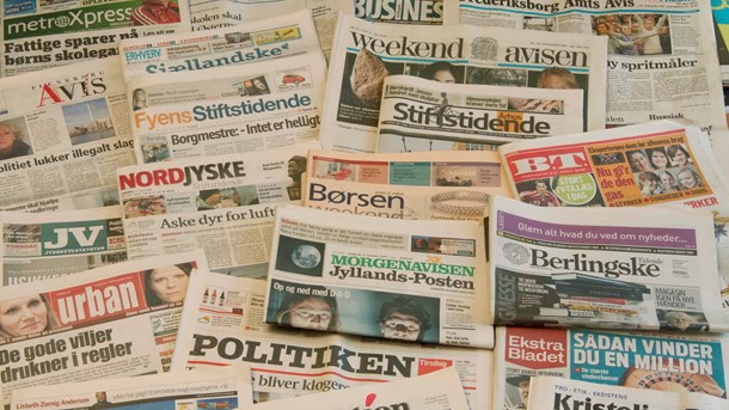 -&nbsp;Dagbladenes triste nedgang i oplag og læsertal er en realitet - det er alvorligt for demokratioplysningen, skriver udgiver Rasmus Nielsen.