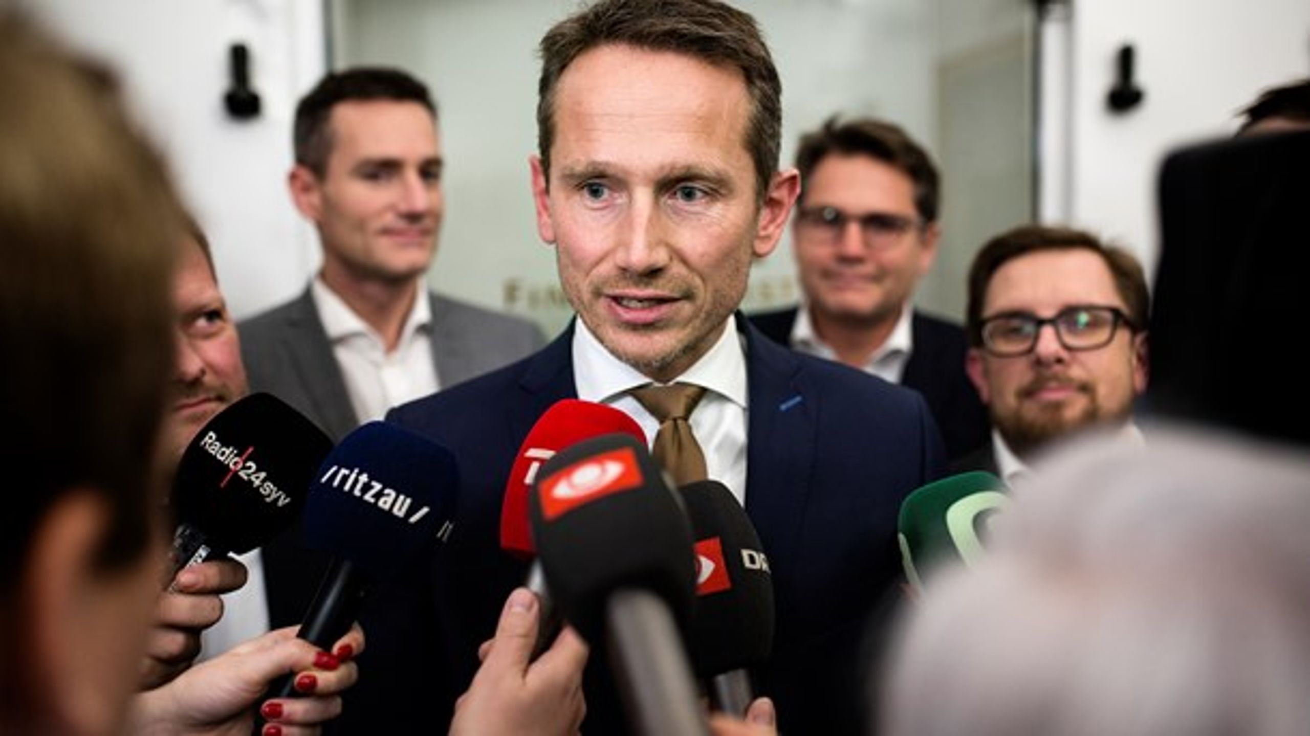 Finansminiser Kristian Jensen (V) og regeringen kunne fredag aften indgå en aftale om finansloven for 2018 med Dansk Folkeparti.