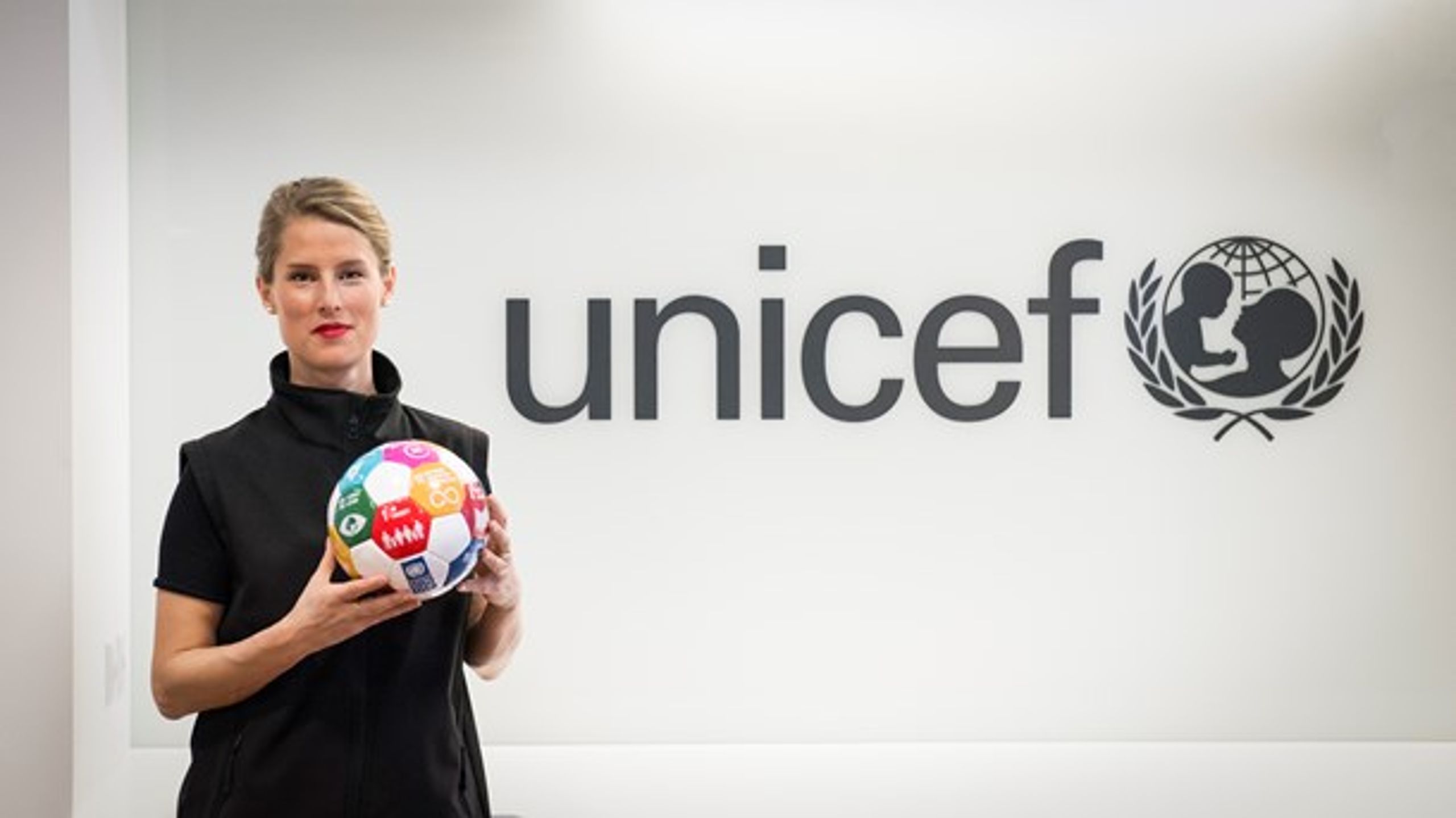 Hanna Line Jakobsen, den nye udviklingsdirektør i Unicef Danmark, har altid været motiveret af at hjælpe børn, som har det skidt. Allerede som 16-årig startede hun med at arrangere ferielejre for udsatte børn.<br>