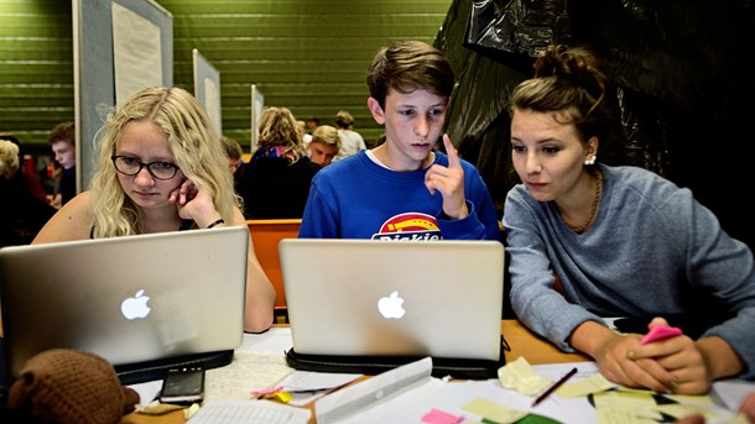 De fleste med børn i folkeskolen kender digitale læremidler, hvor eleverne øver sig på matematik eller dansk, og hvor programmet tilpasser sværhedsgraden til den enkelte. Men hvad sker der med al den data, det genererer, spørger&nbsp;Nicki Brøchner og Rune Heiberg Hansen.