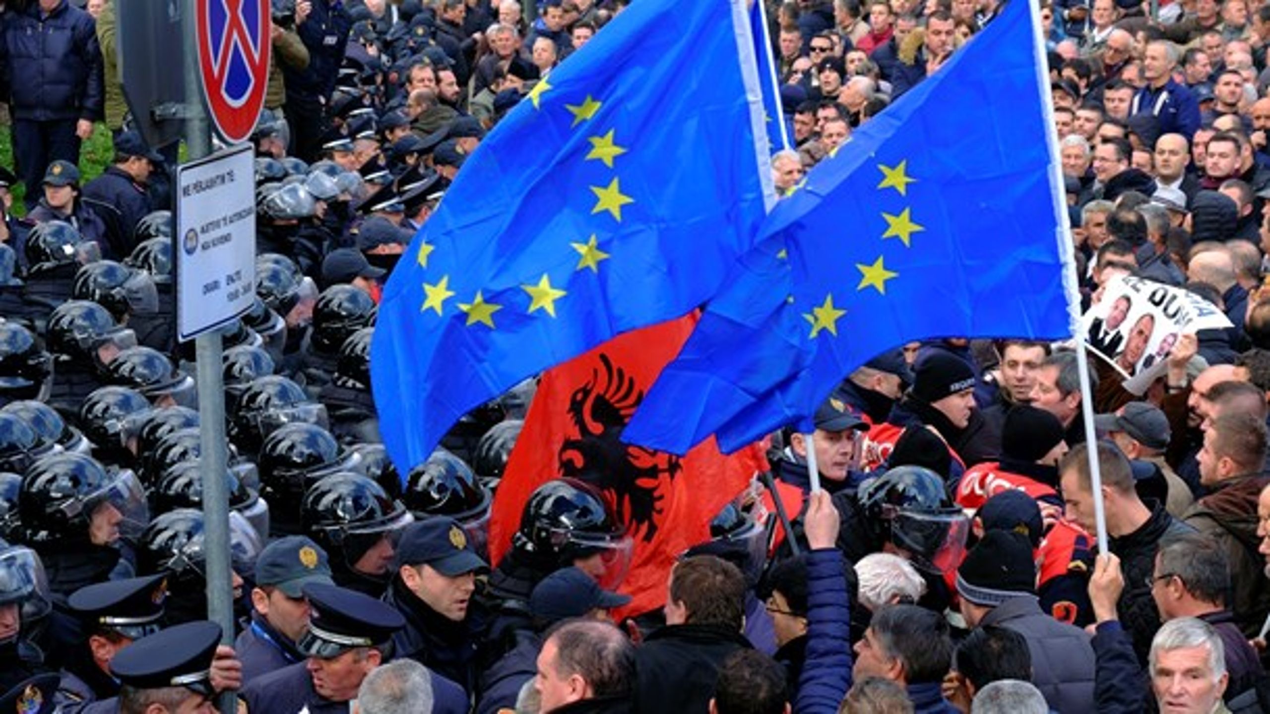 Albanien blev EU-kandidatland i 2014, og meget tyder på, at landet er på vej i vækst. Danmark bør satse mere på Balkan, mener honorær konsul Hans-Georg Nielsen.