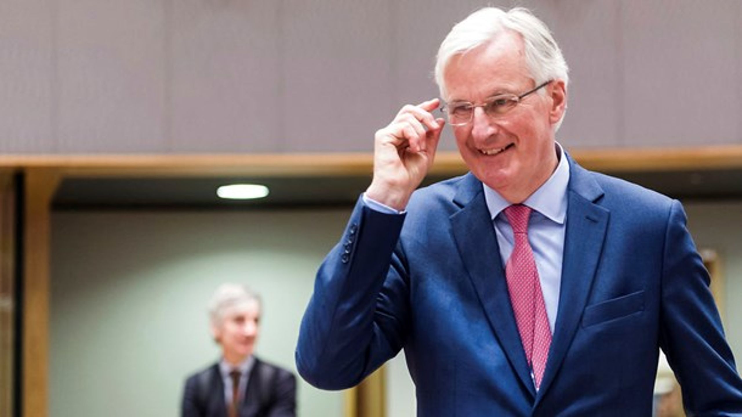 Bolden ligger på briternes banehalvdel, lyder det fra EU's chefforhandler, Michel Barnier, efter EU-landene mandag vedtog deres forhandlingsmandat for en overgangsordning mellem parterne, der vil lade briterne forblive under EU's regler til udgangen af 2020.